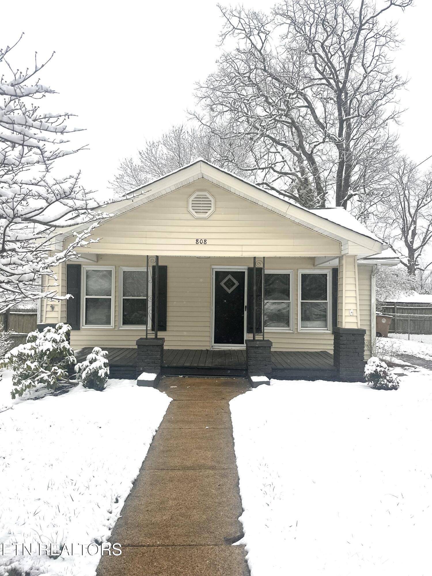 Knoxville, TN 37917,808 Freemason St
