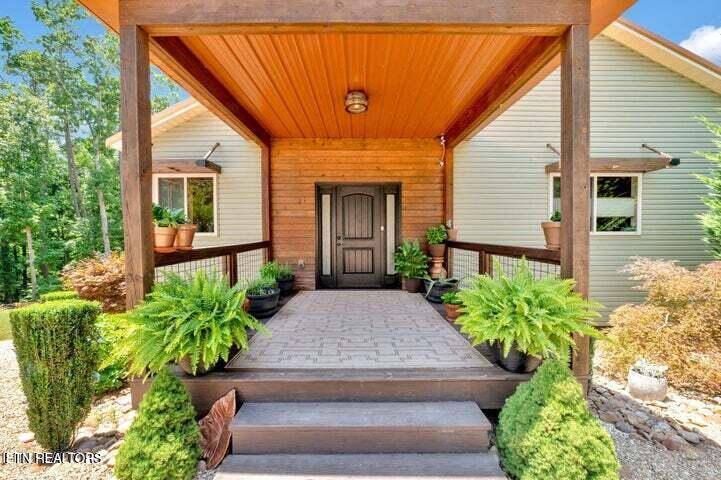 Dandridge, TN 37725,2115 Riverview DR
