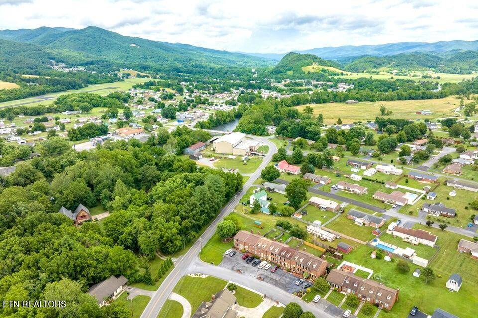 Elizabethton, TN 37643,103 Mayfield DR #5