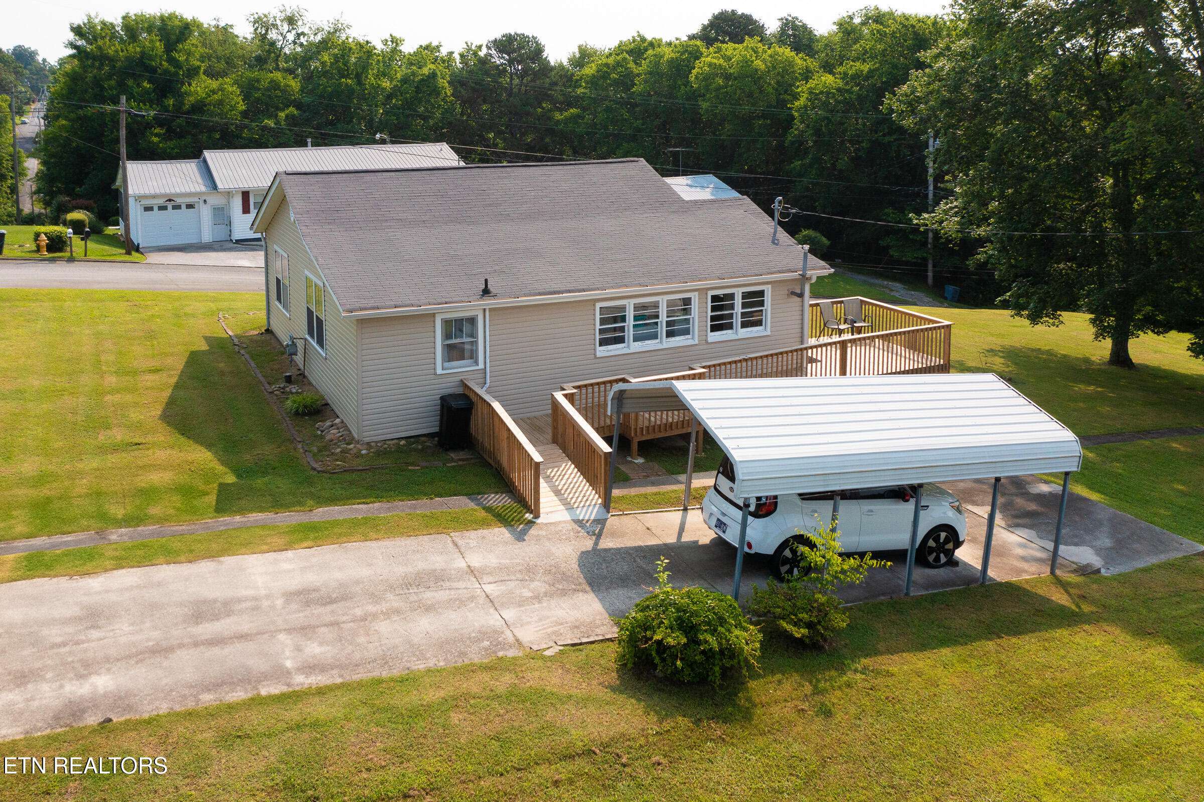 Lenoir City, TN 37771,102 O St