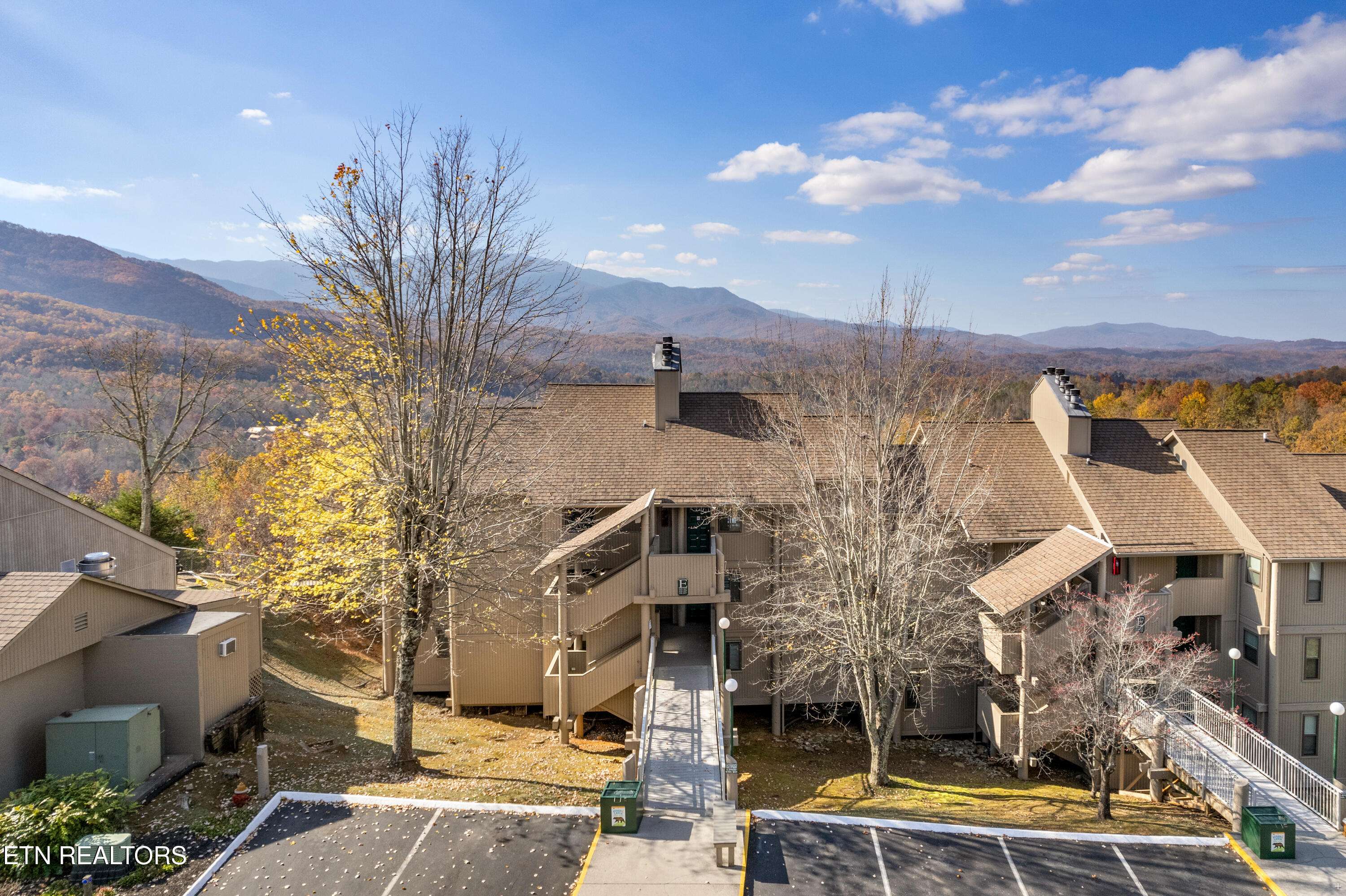Gatlinburg, TN 37738,3710 Weber Rd #E107