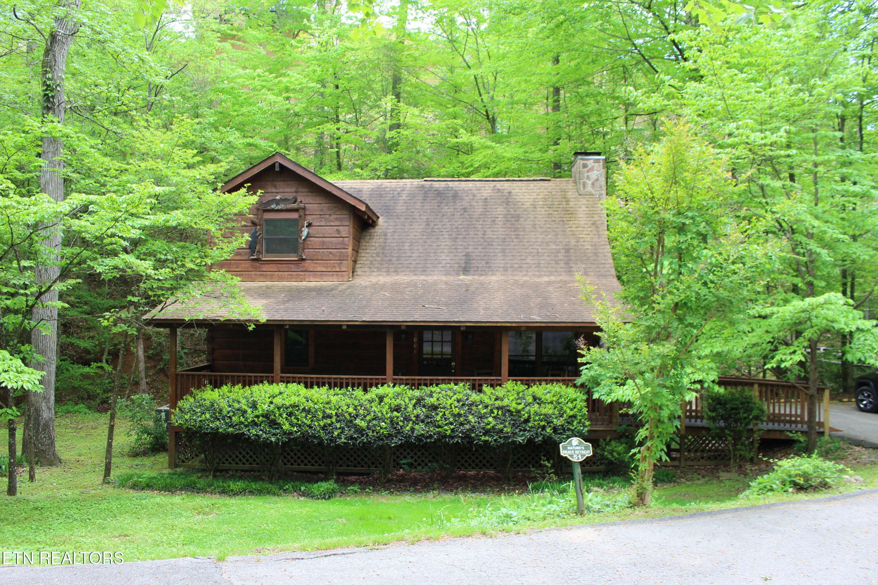 Pigeon Forge, TN 37863,3006 Eagles Claw WAY