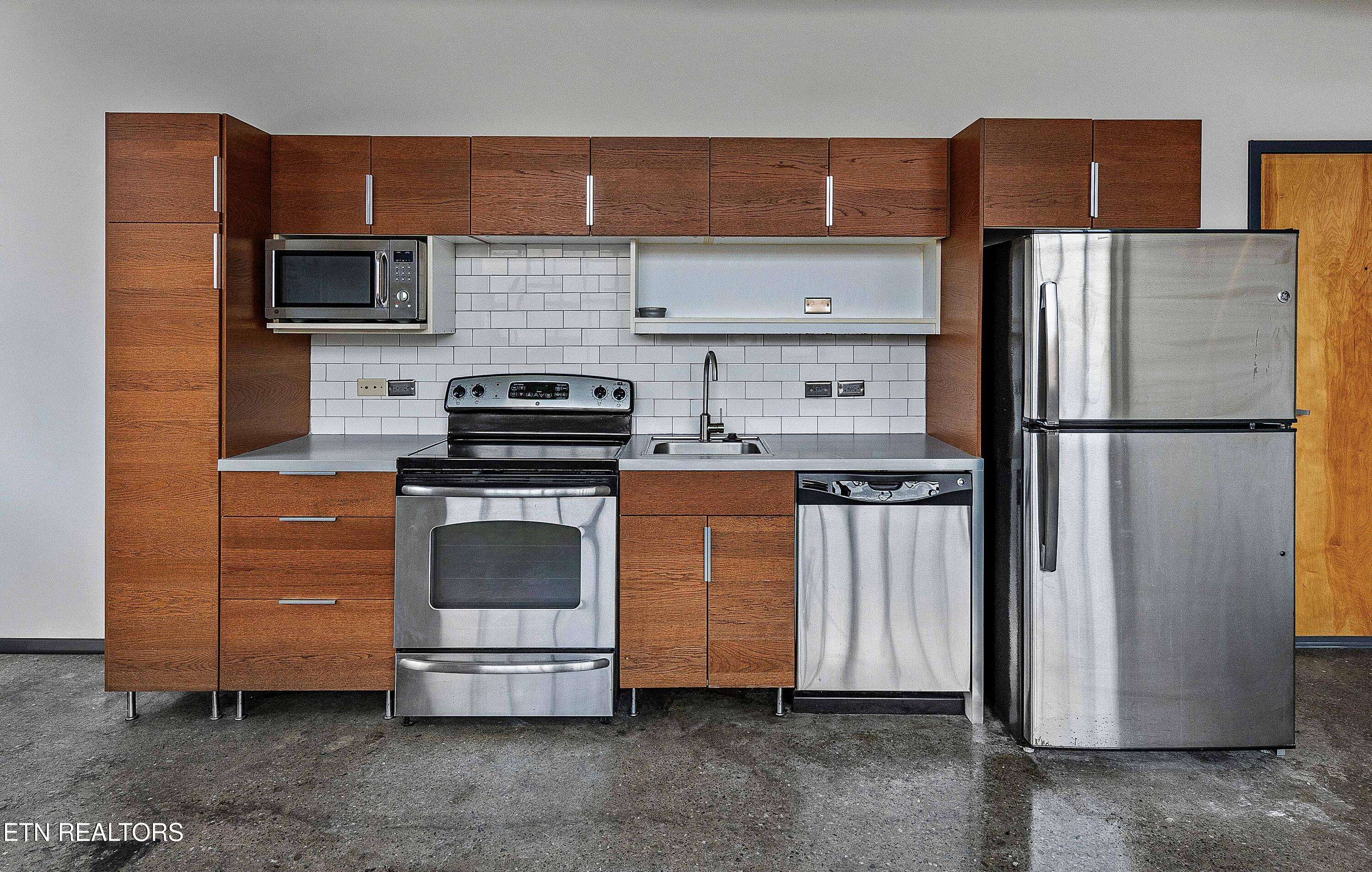 Knoxville, TN 37902,200 Jackson #201