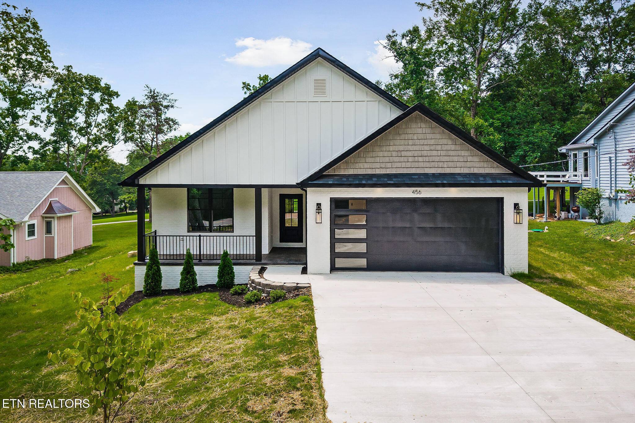 Crossville, TN 38558,456 Lakeview DR