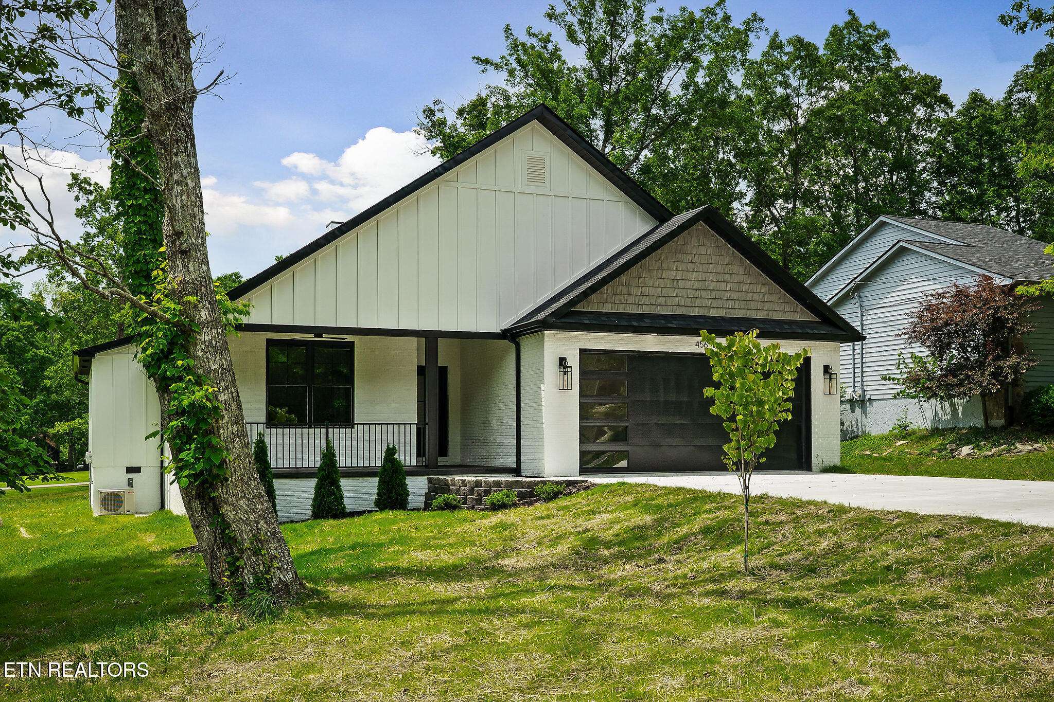 Crossville, TN 38558,456 Lakeview DR