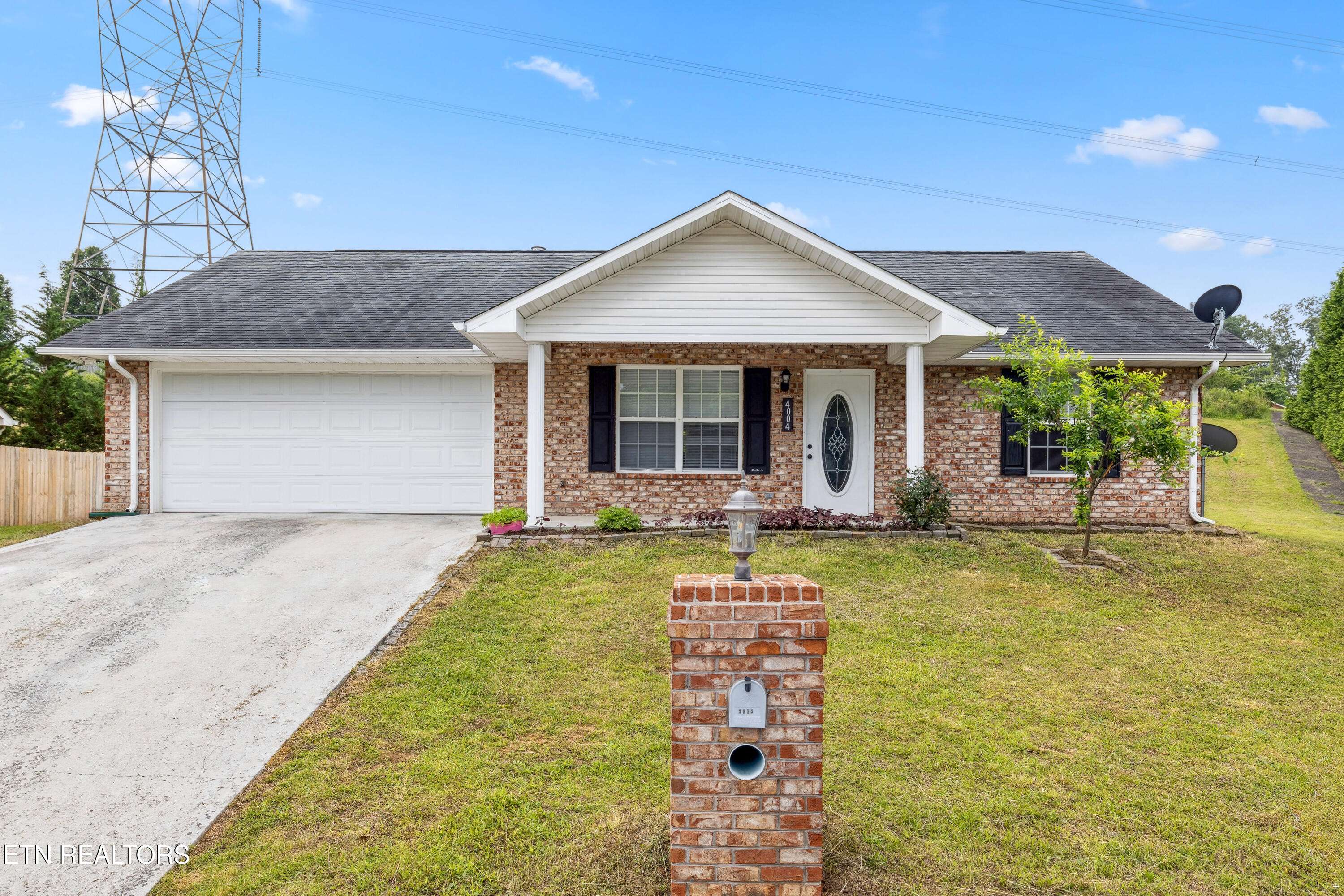 Knoxville, TN 37938,4004 Kingdom LN
