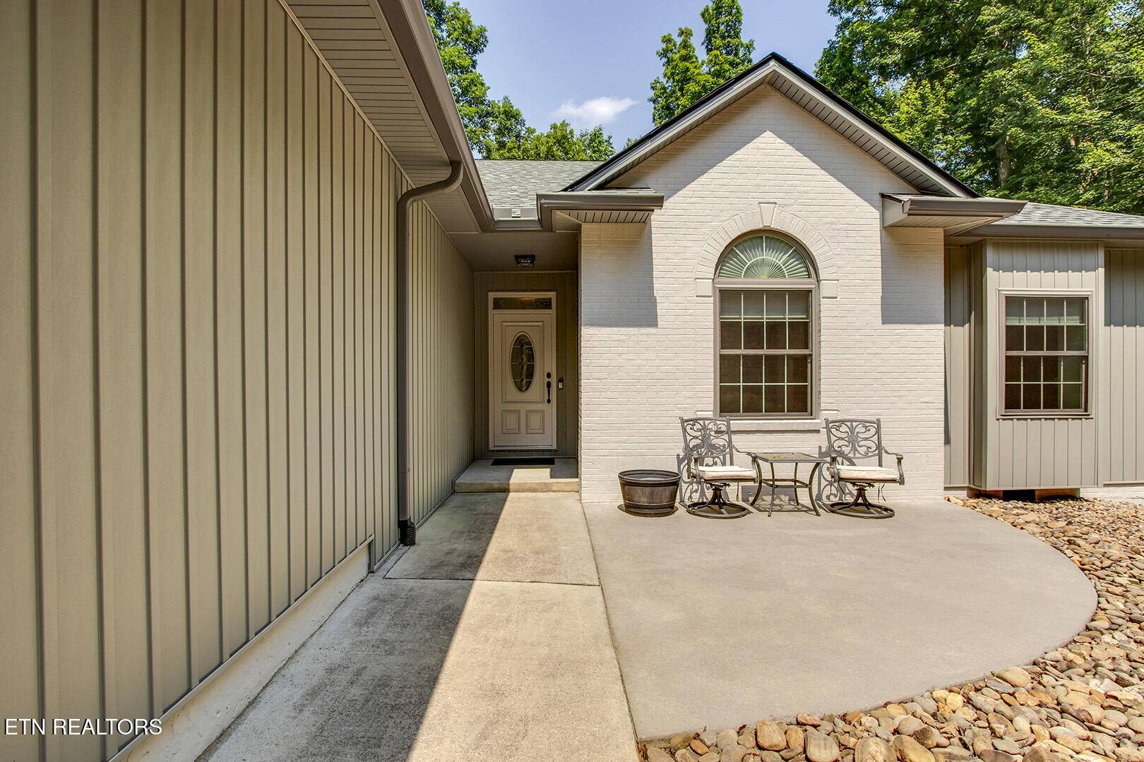 Loudon, TN 37774,226 Oostanali WAY