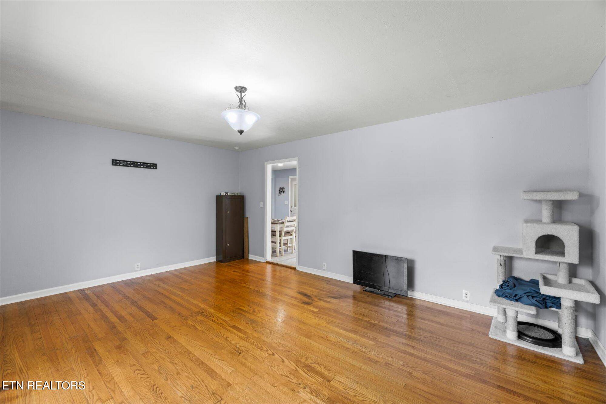 Athens, TN 37303,1239 Dossett St