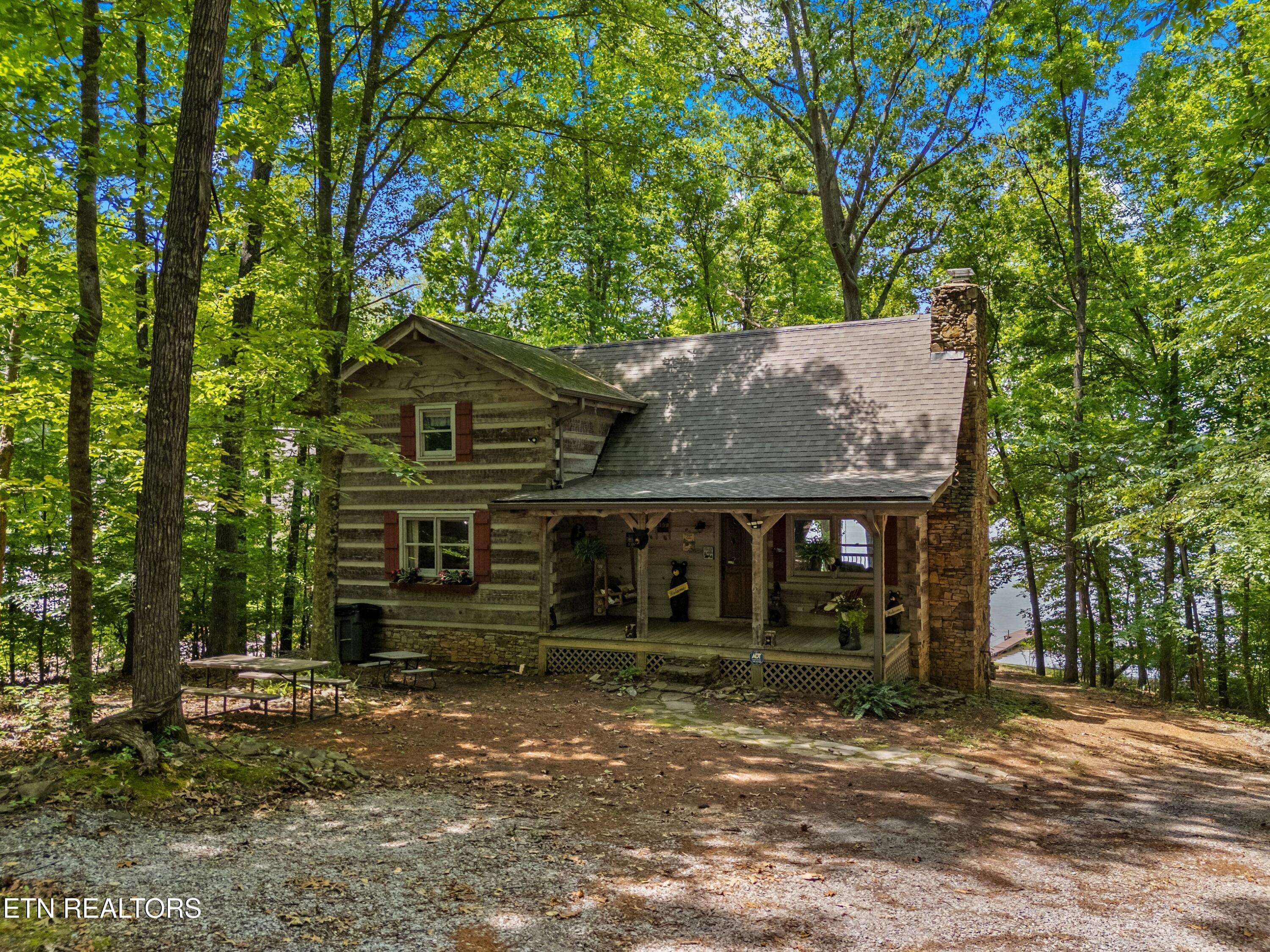 Jefferson City, TN 37760,487 Heather Brook DR