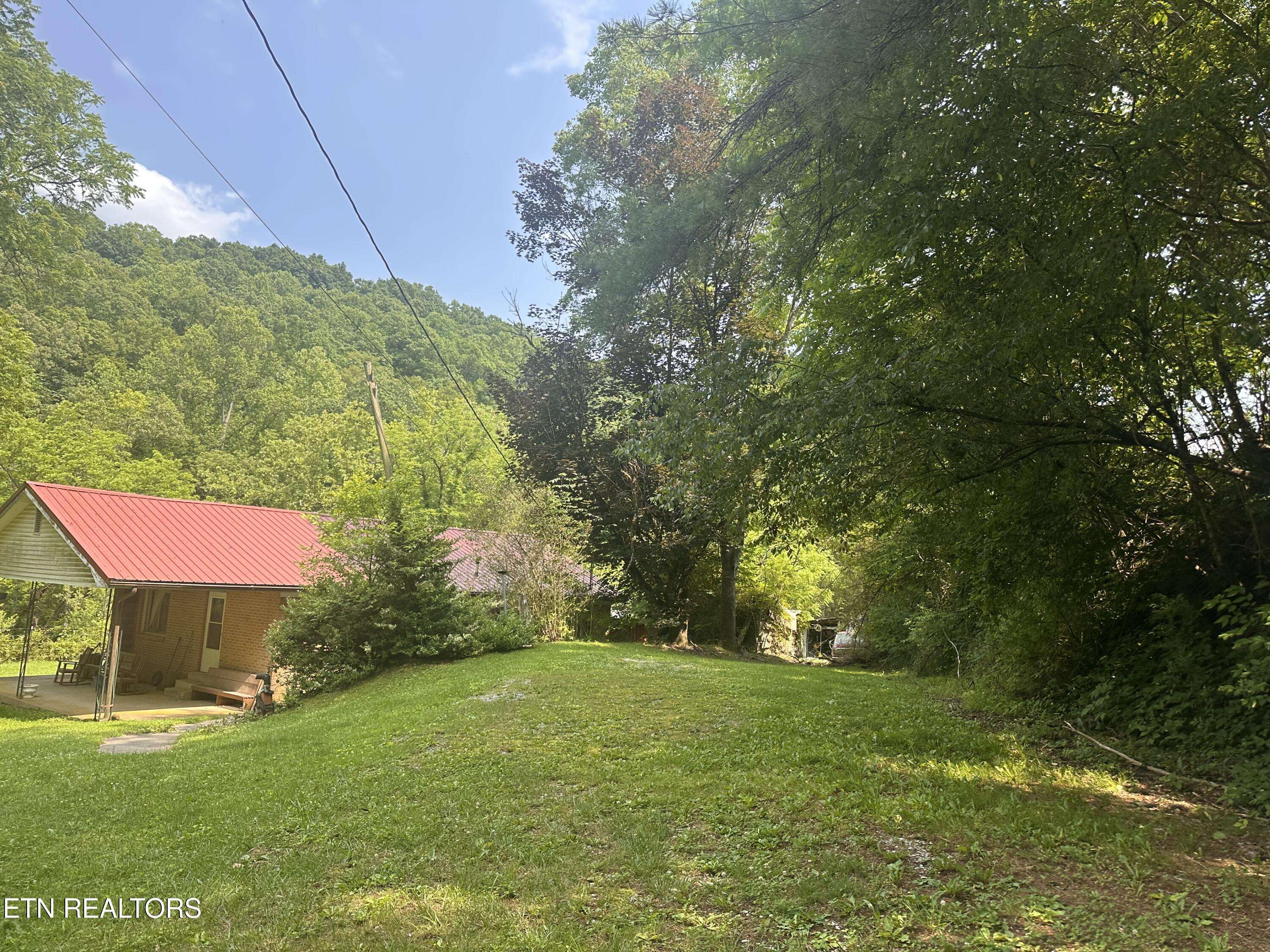 Rose Hill, VA 24281,187 Van Huss Rd