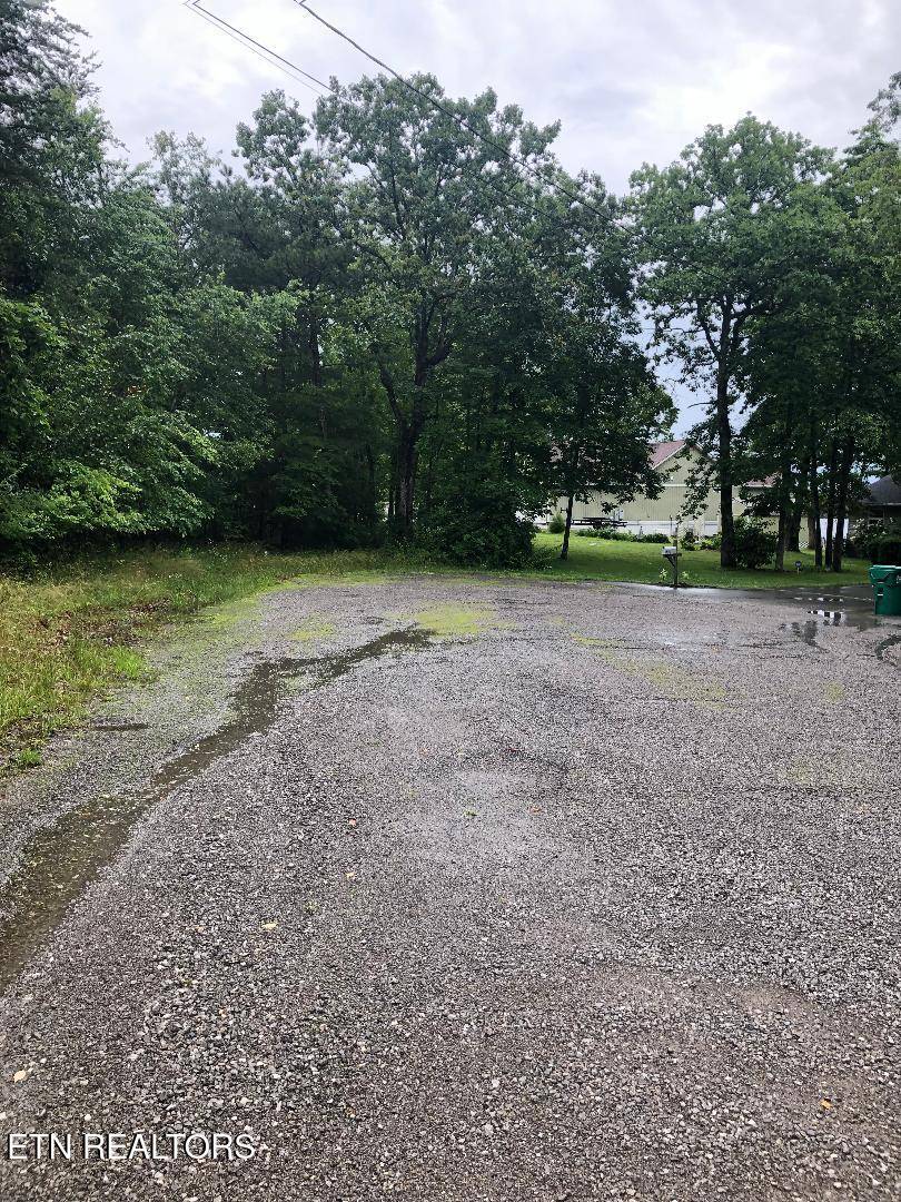 Crossville, TN 38572,215 Nehasane LN