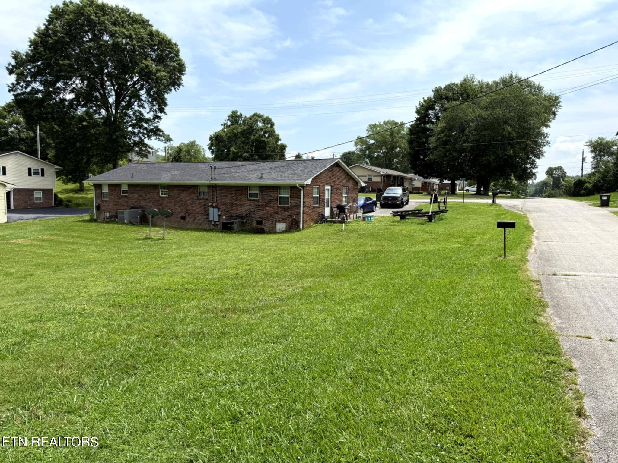 Kingston, TN 37763,218 Cherry Lane LN