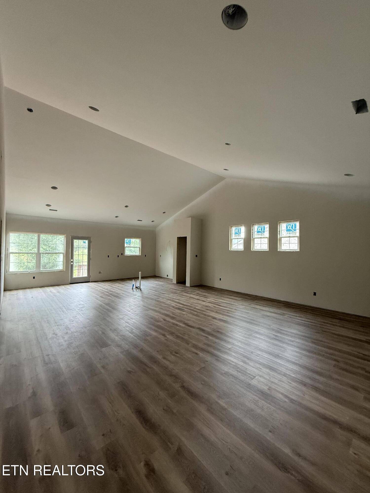 Seymour, TN 37865,107 Van Gilder WAY