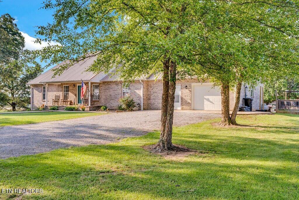 Sparta, TN 38583,887 Ray Cemetery Rd