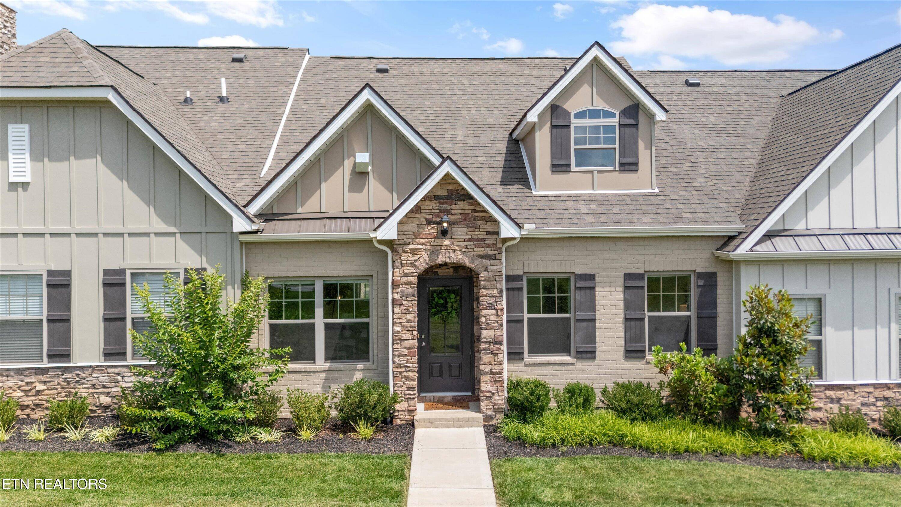 Knoxville, TN 37934,12626 Needlepoint DR
