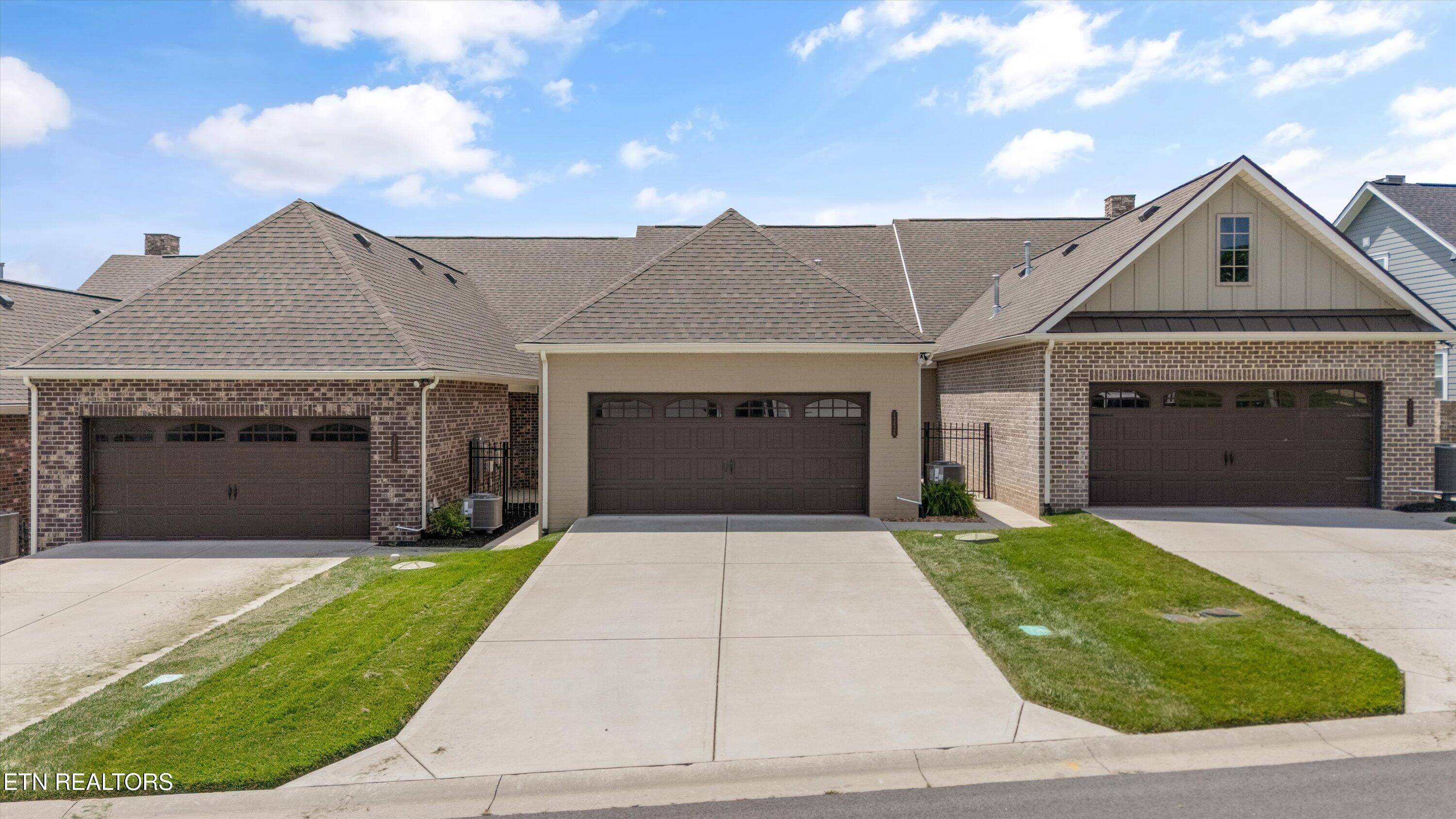 Knoxville, TN 37934,12626 Needlepoint DR