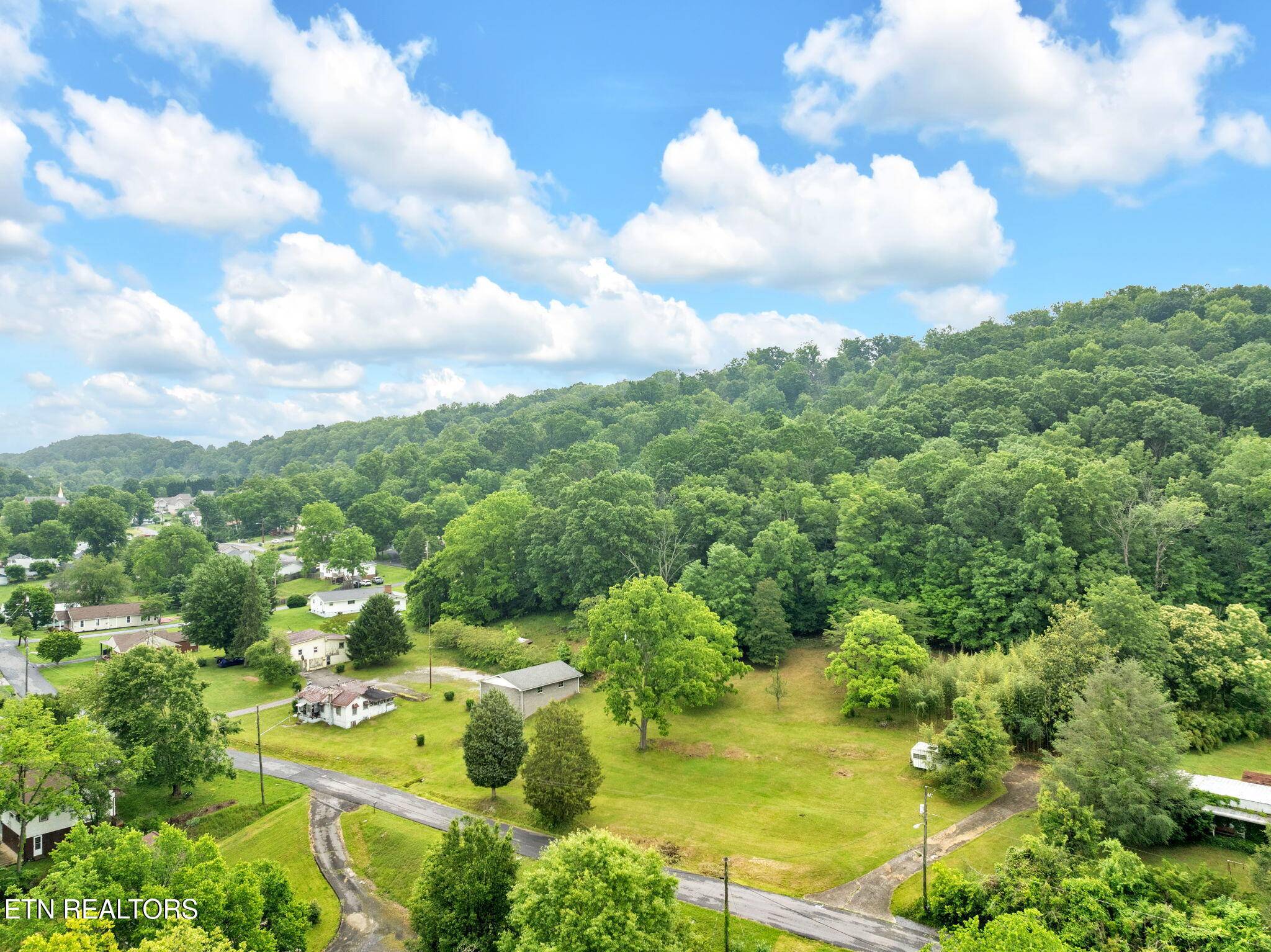 Kingsport, TN 37664,1684 Ridgeway DR