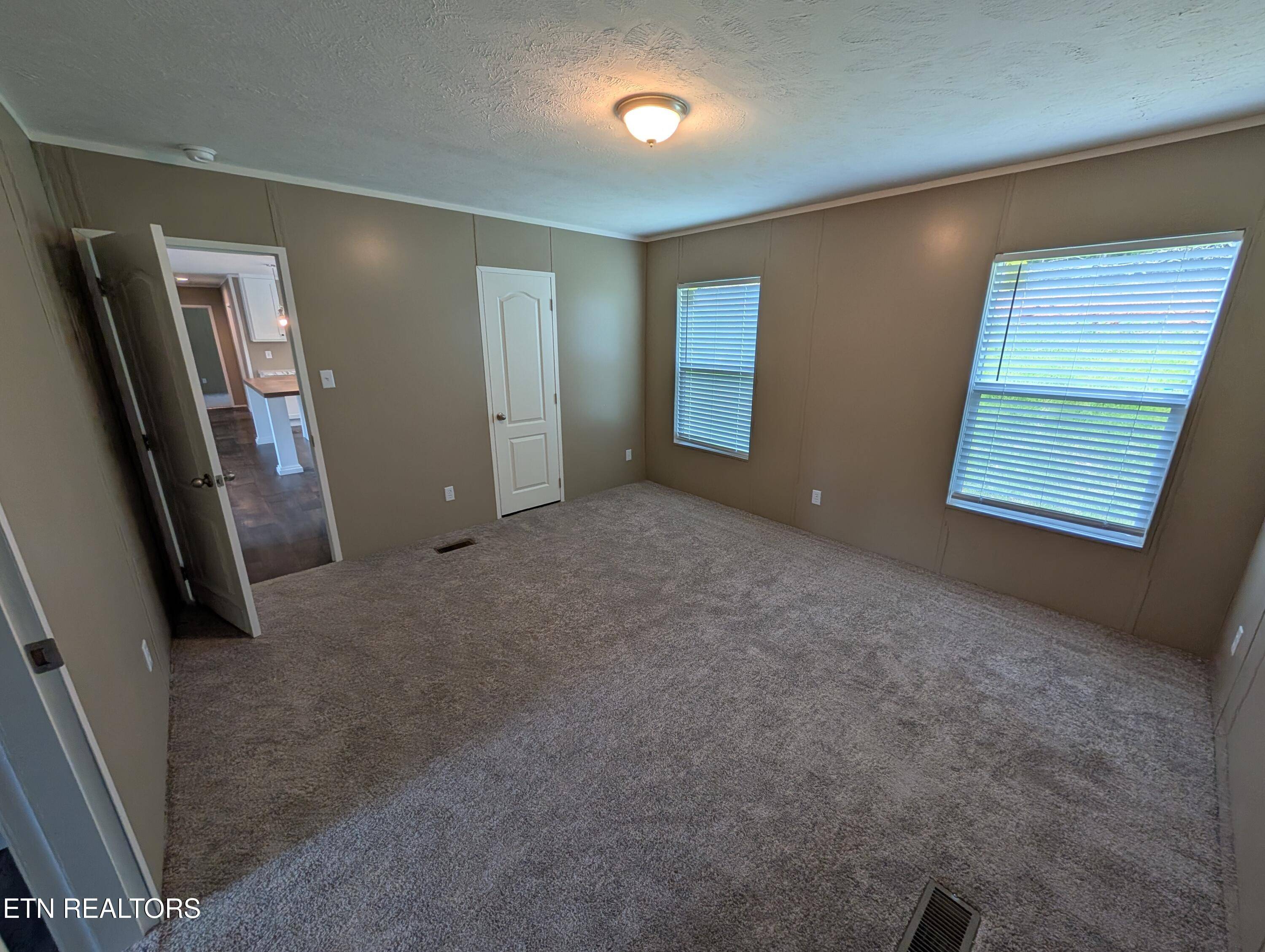 Kingston, TN 37763,127 Irvin CIR