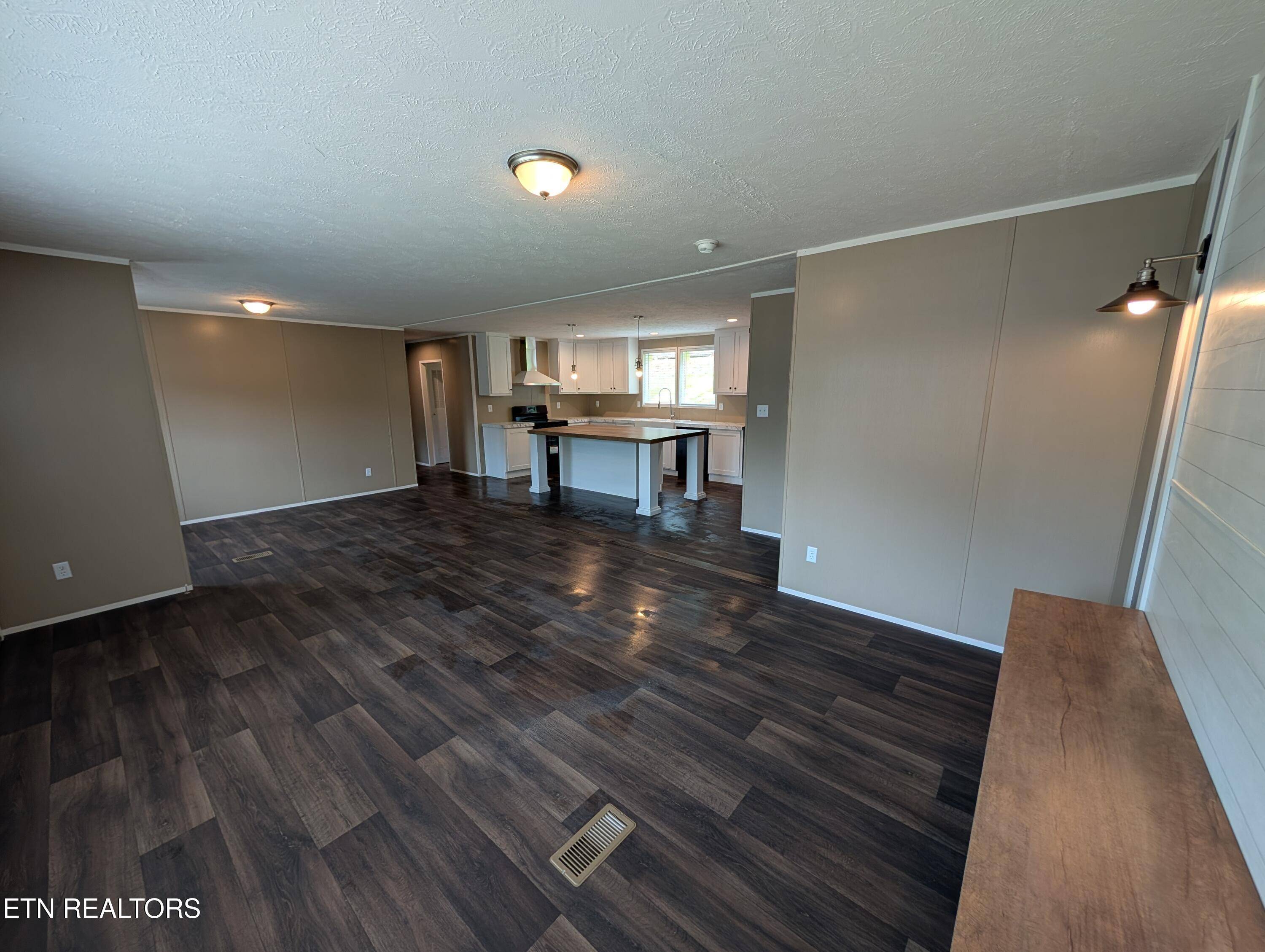 Kingston, TN 37763,127 Irvin CIR