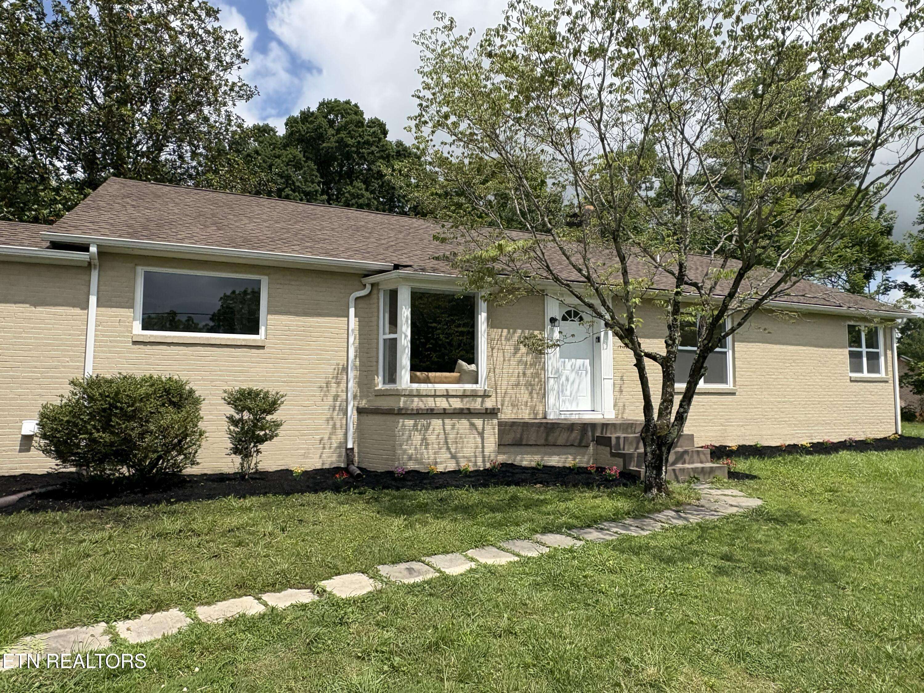 Maryville, TN 37803,1301 Tuckaleechee Tr