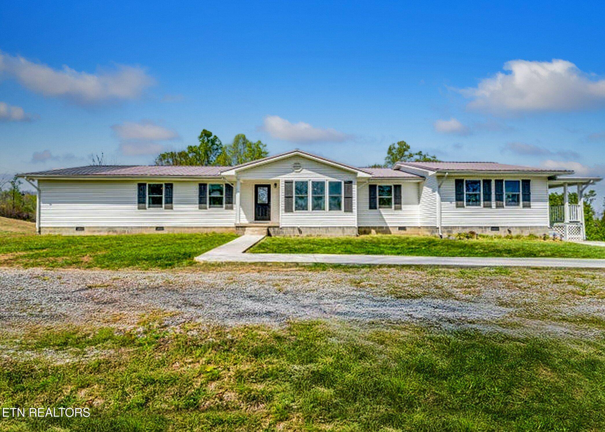 Harrogate, TN 37752,338 County Line Rd