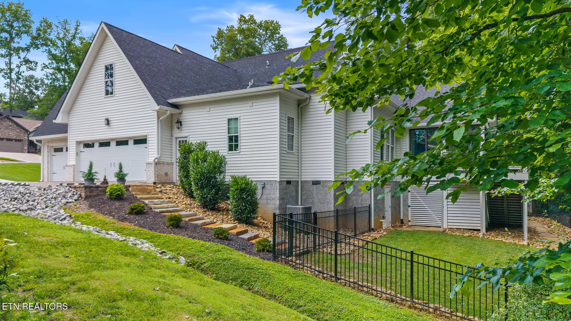 Loudon, TN 37774,243 Chuniloti WAY