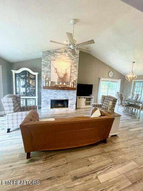 Maryville, TN 37804,1889 Crest Rd