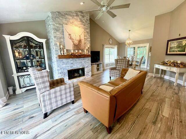 Maryville, TN 37804,1889 Crest Rd