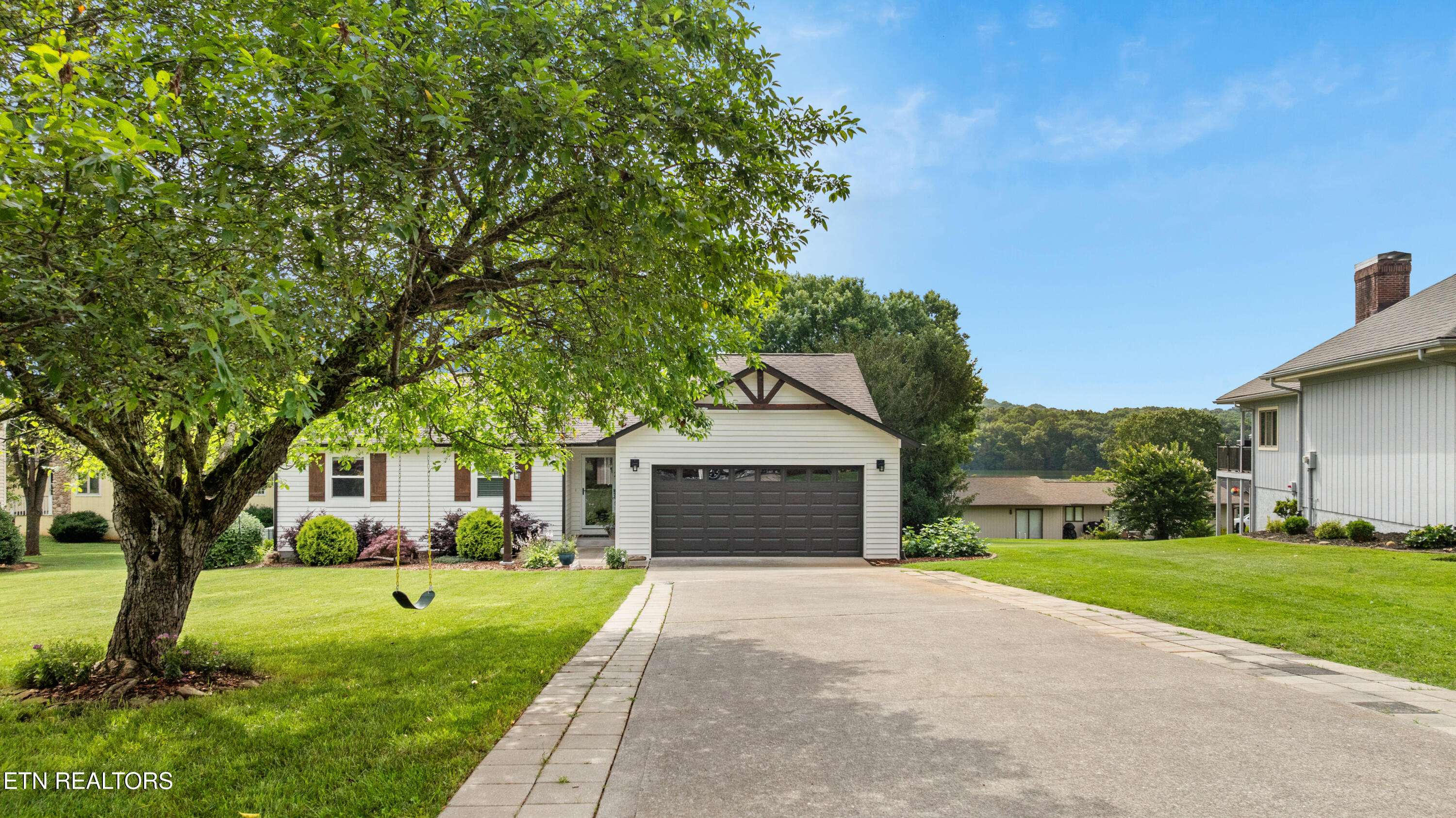 Loudon, TN 37774,314 Saligugi LN