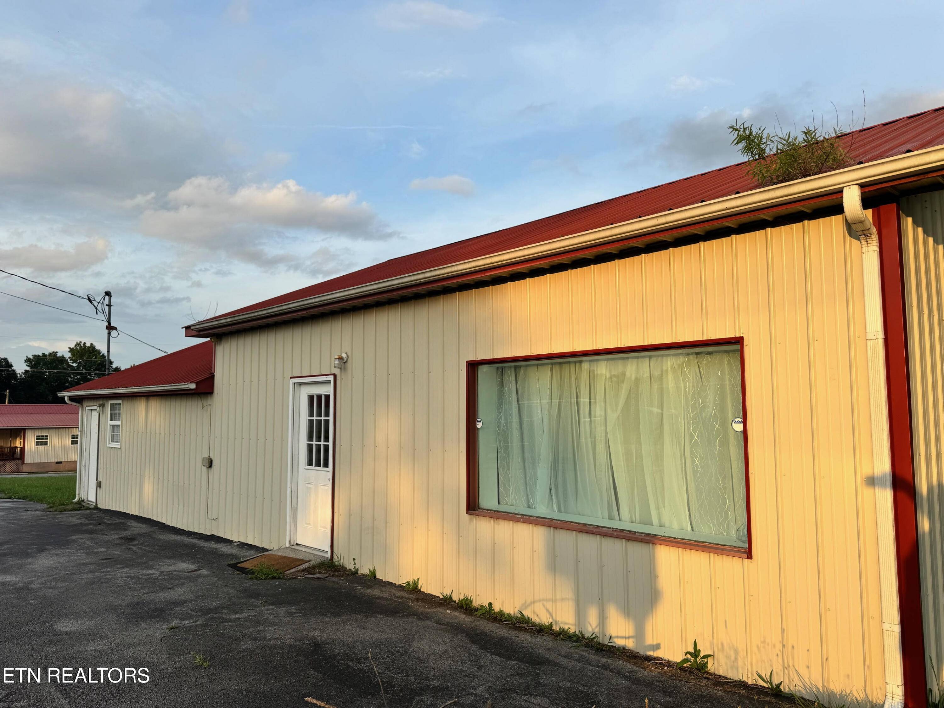 Grimsley, TN 38565,5521 York Hwy