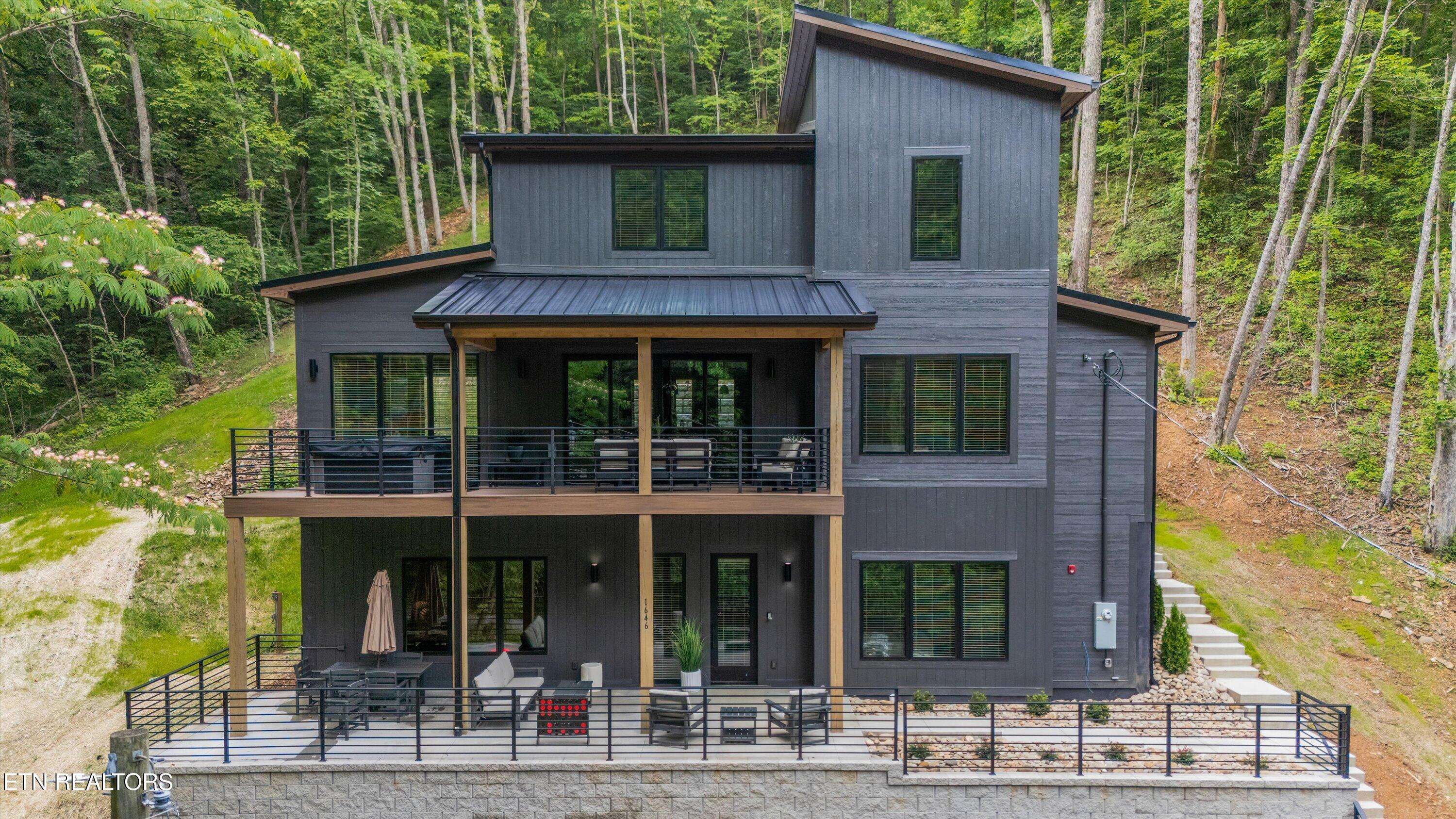 Sevierville, TN 37876,1646 Bear Valley Rd
