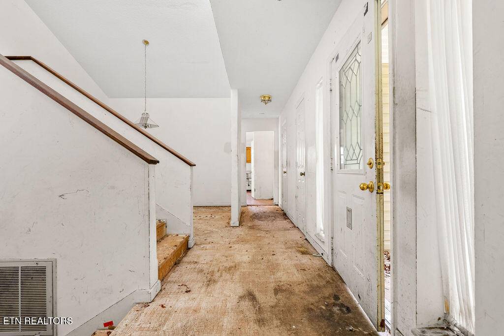 Loudon, TN 37774,140 Tuhdegwa WAY