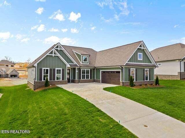 Lenoir City, TN 37771,207 Bittersweet LN