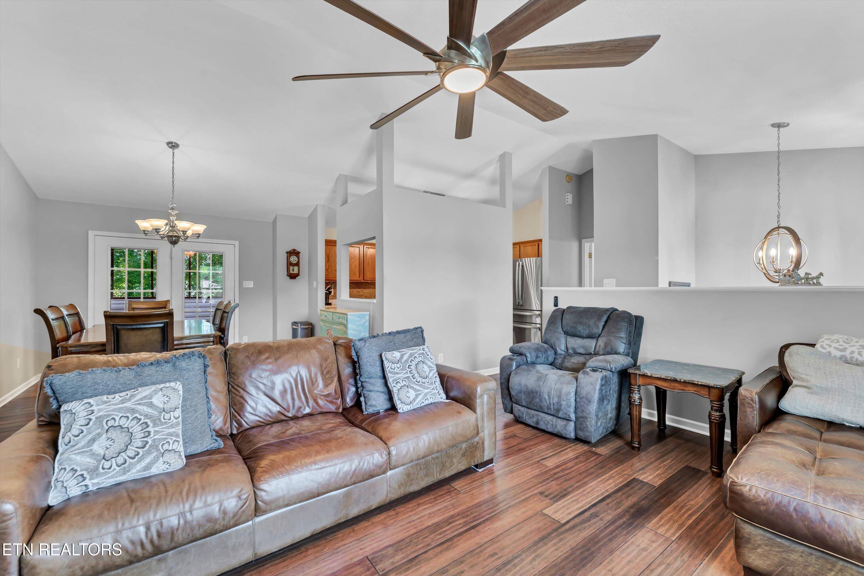 Knoxville, TN 37918,6718 Farmbrook LN