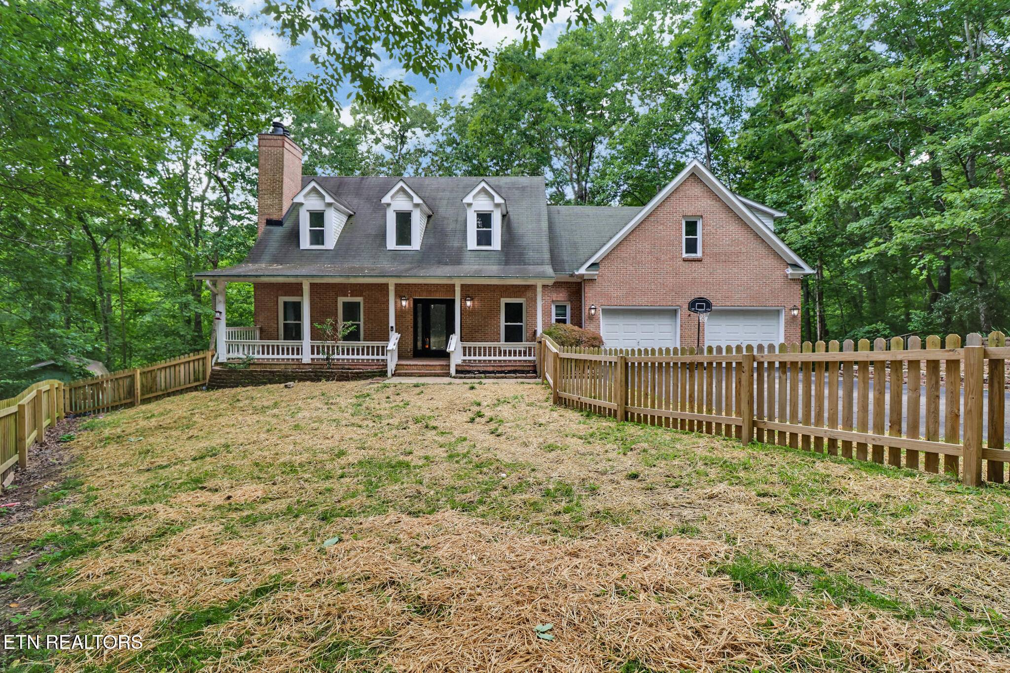 Oak Ridge, TN 37830,110 Lakecrest LN