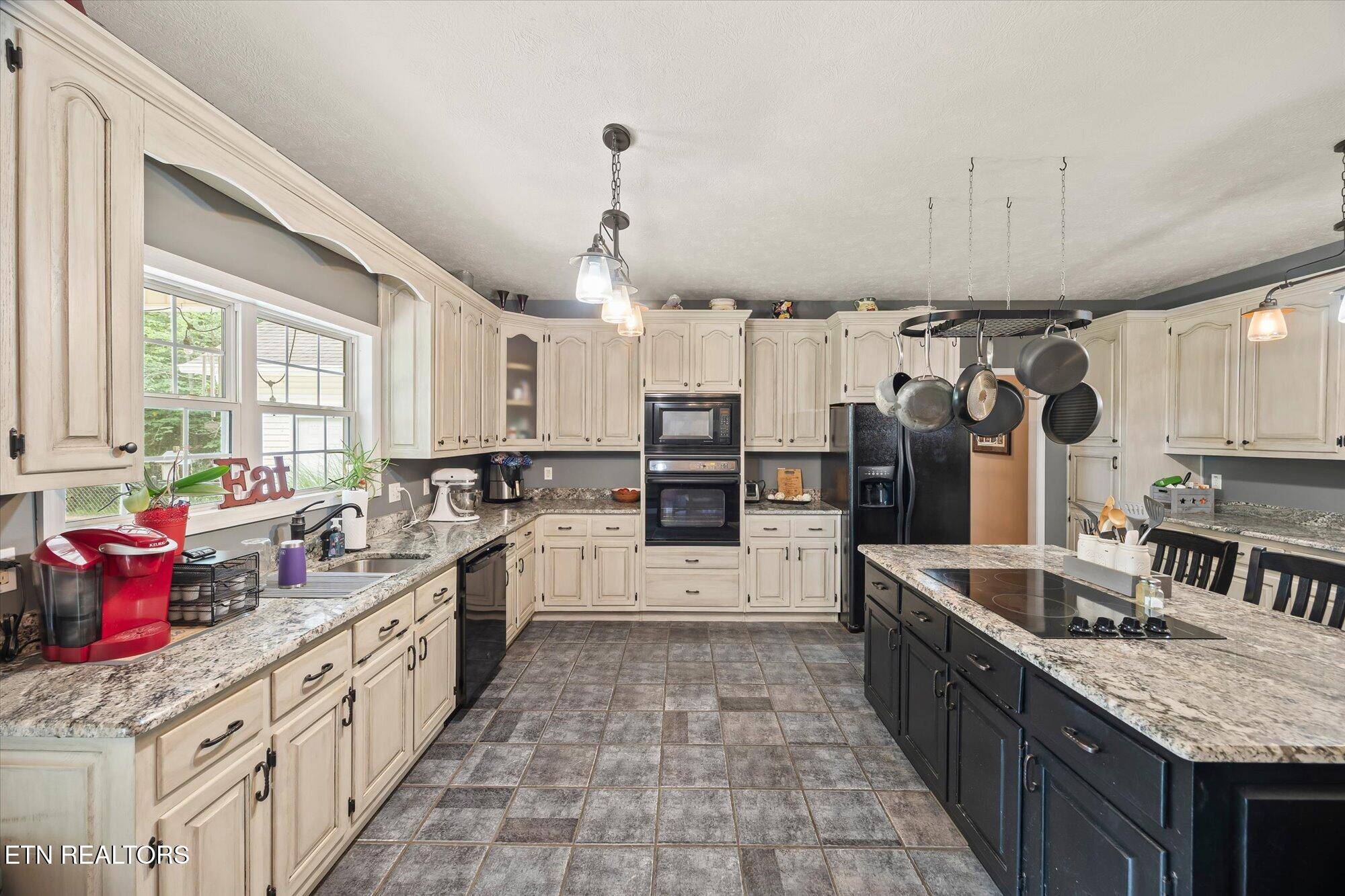 Byrdstown, TN 38549,5546 Old Kentucky Rd