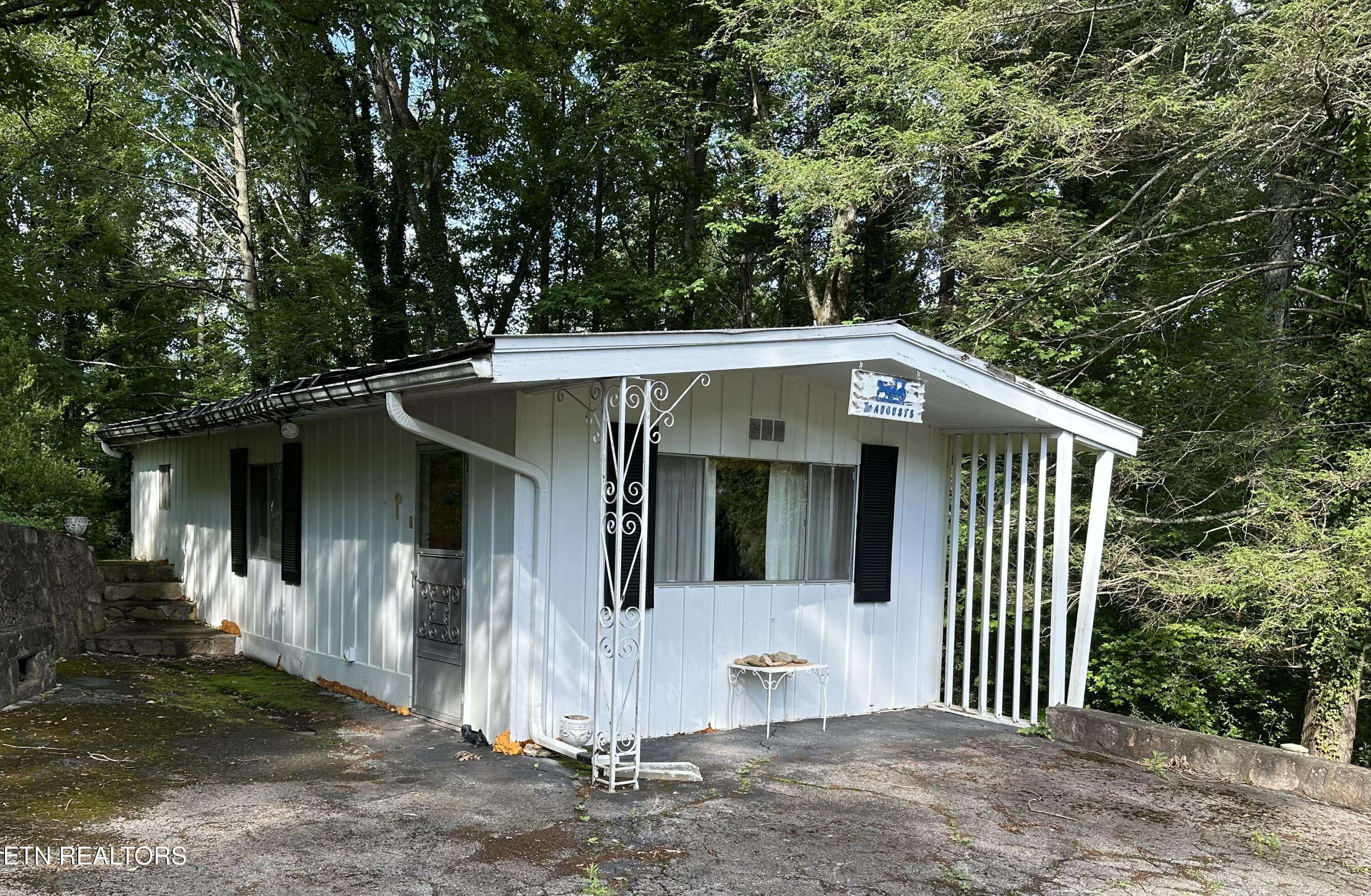 Gatlinburg, TN 37738,1138 Little Smoky Rd