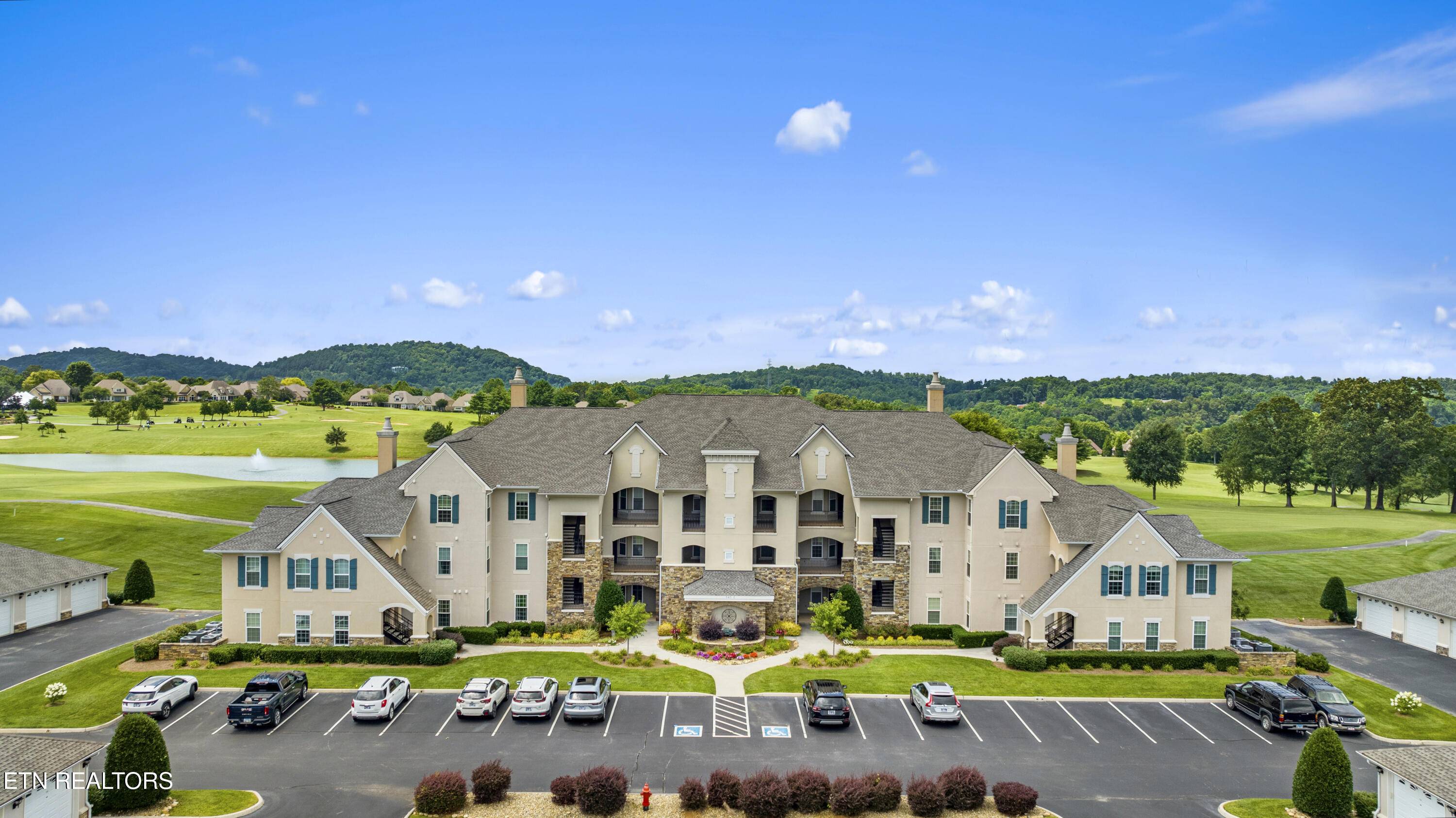 Vonore, TN 37885,545 Rarity Bay Pkwy #103