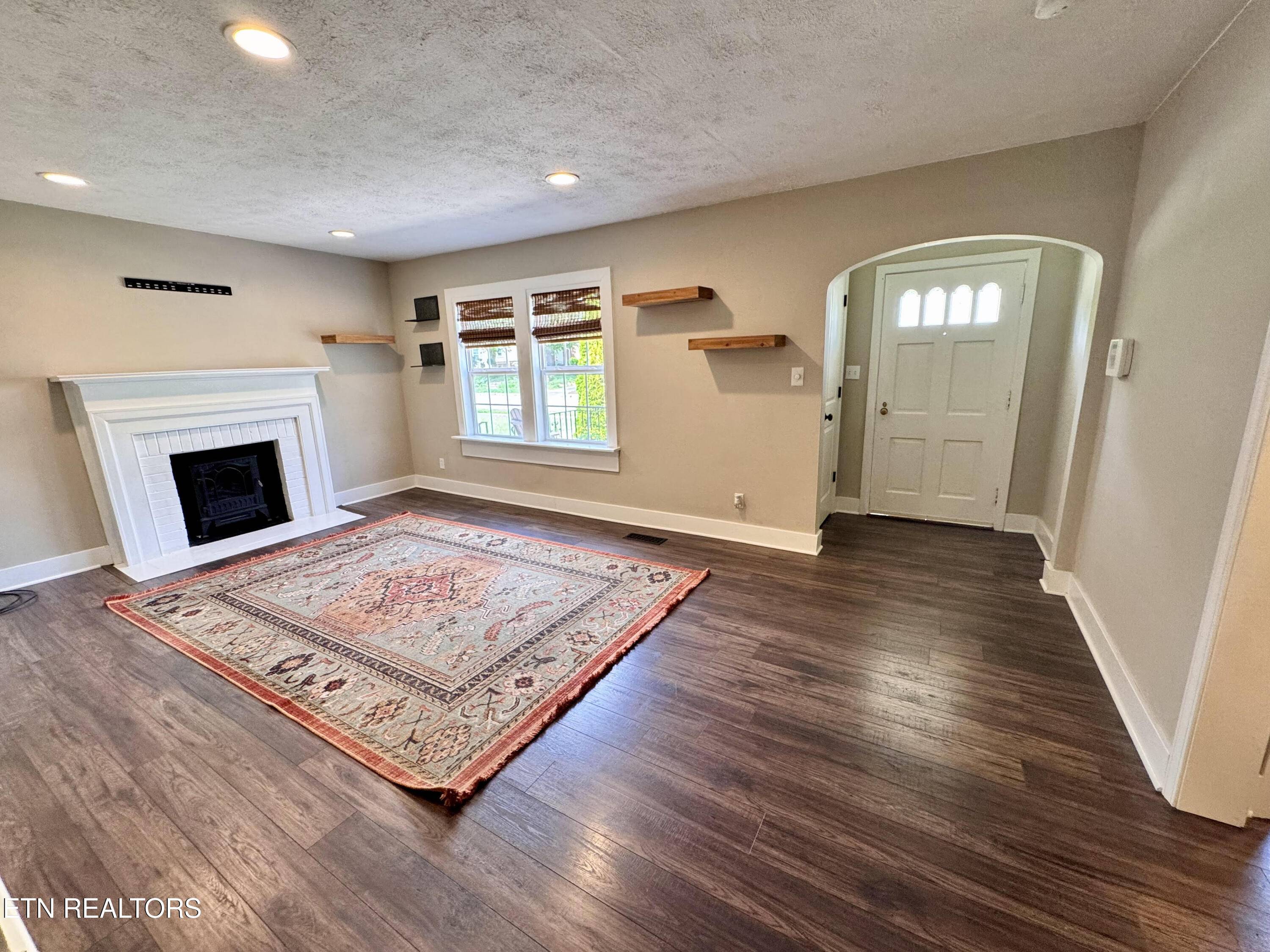 Knoxville, TN 37917,3315 Clearview St