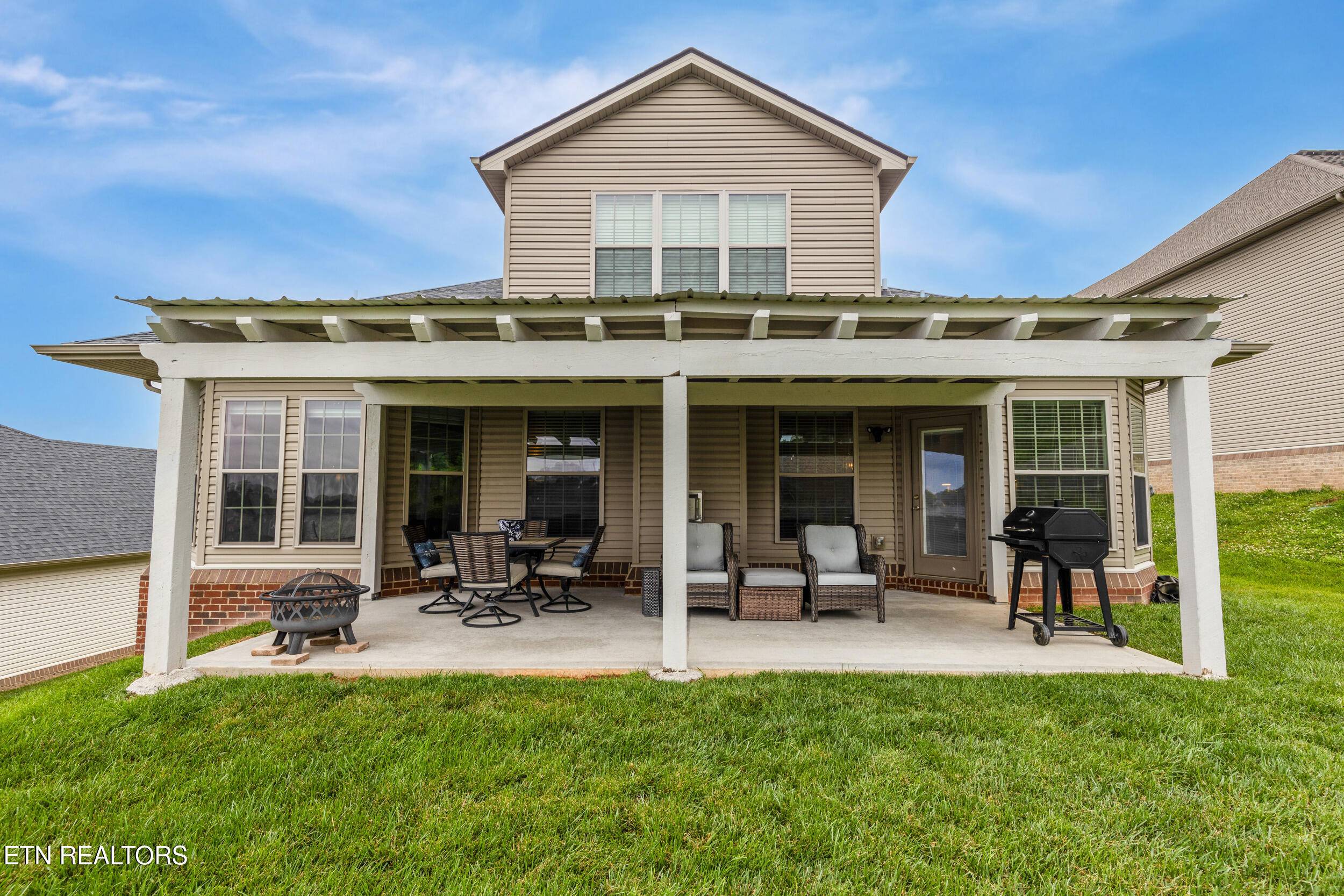 Knoxville, TN 37922,2043 Wooded Mountain LN