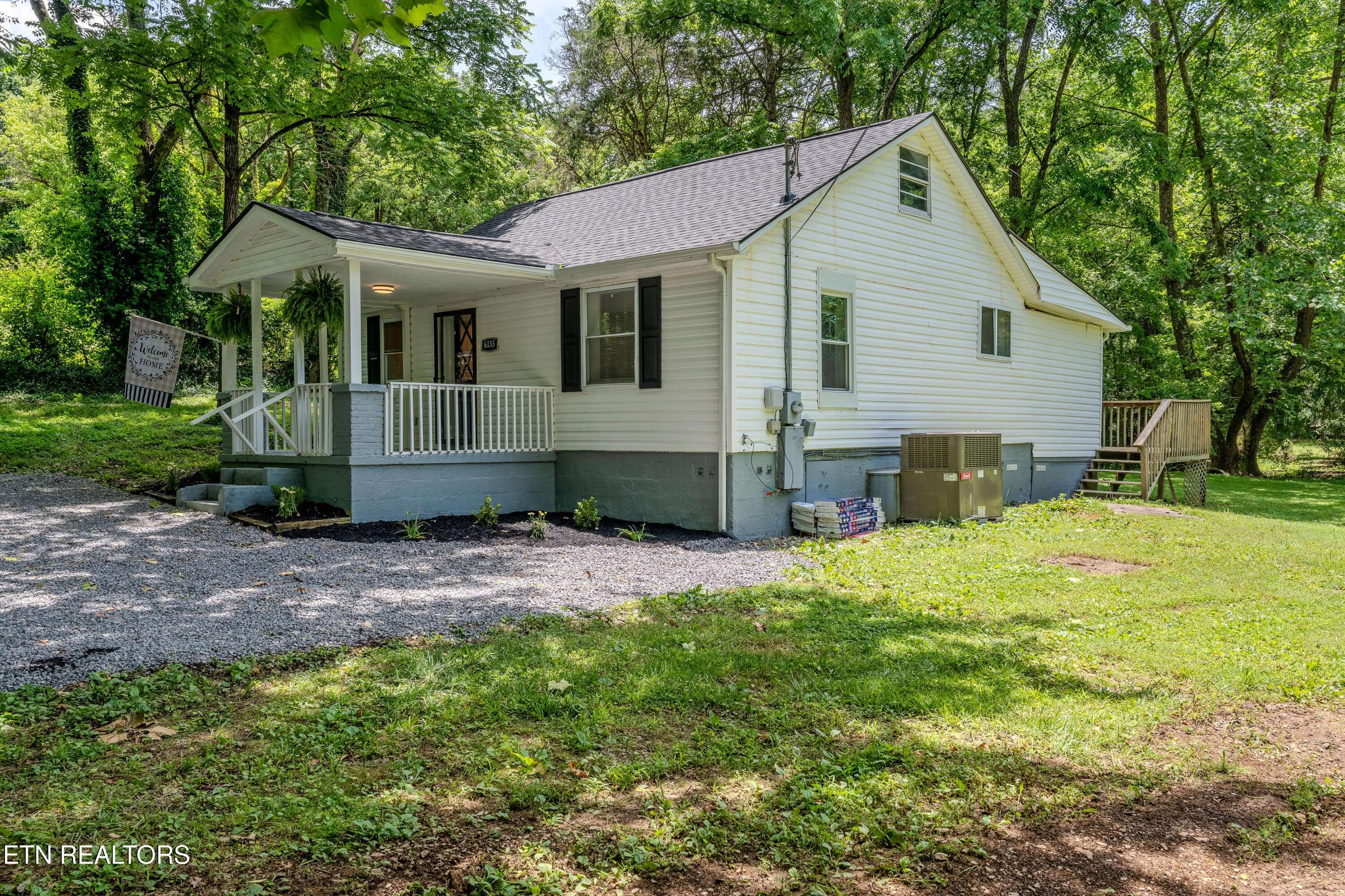 Knoxville, TN 37920,6135 Neubert Springs Rd