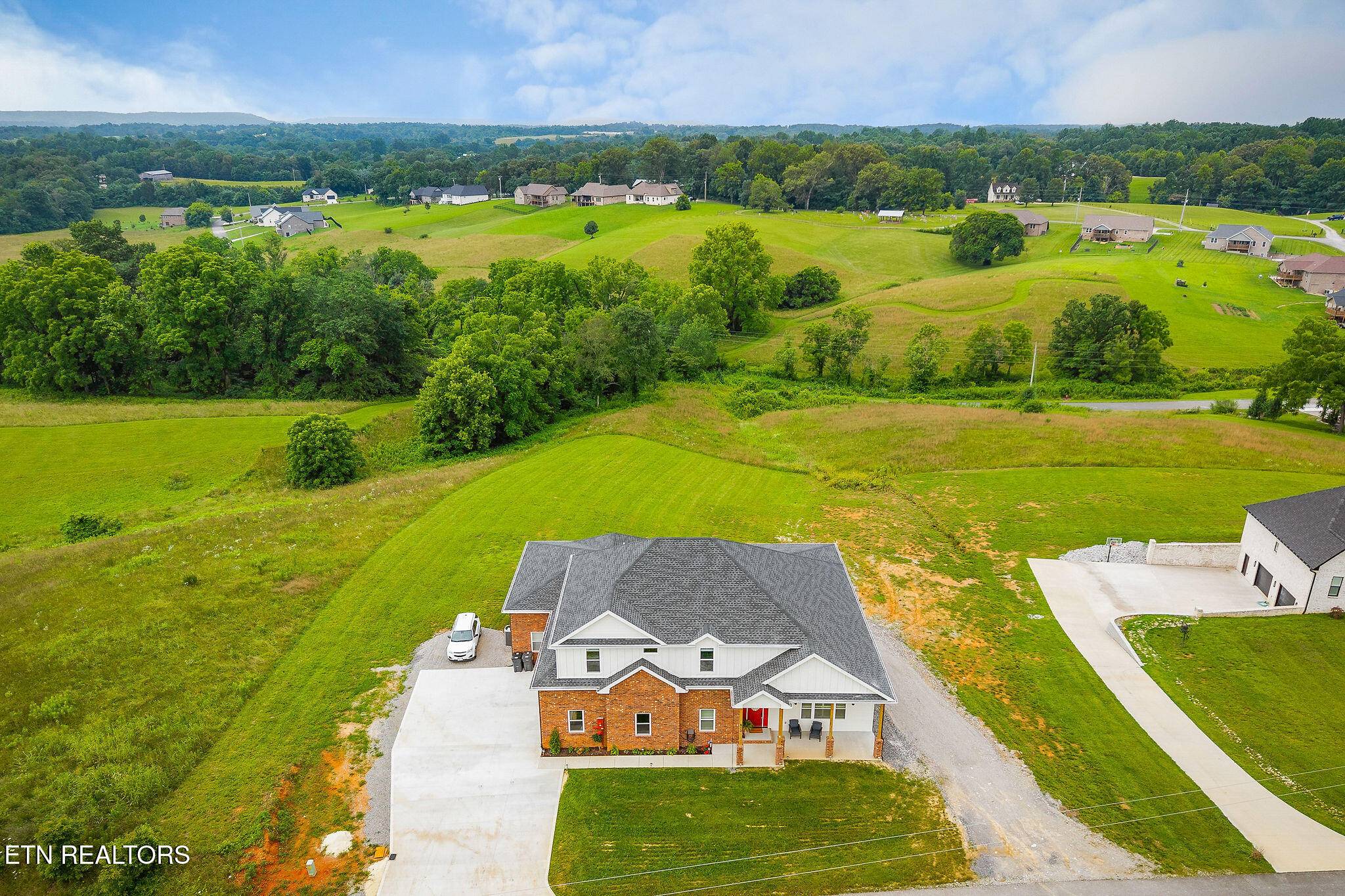 Cookeville, TN 38506,613 Blue Water DR