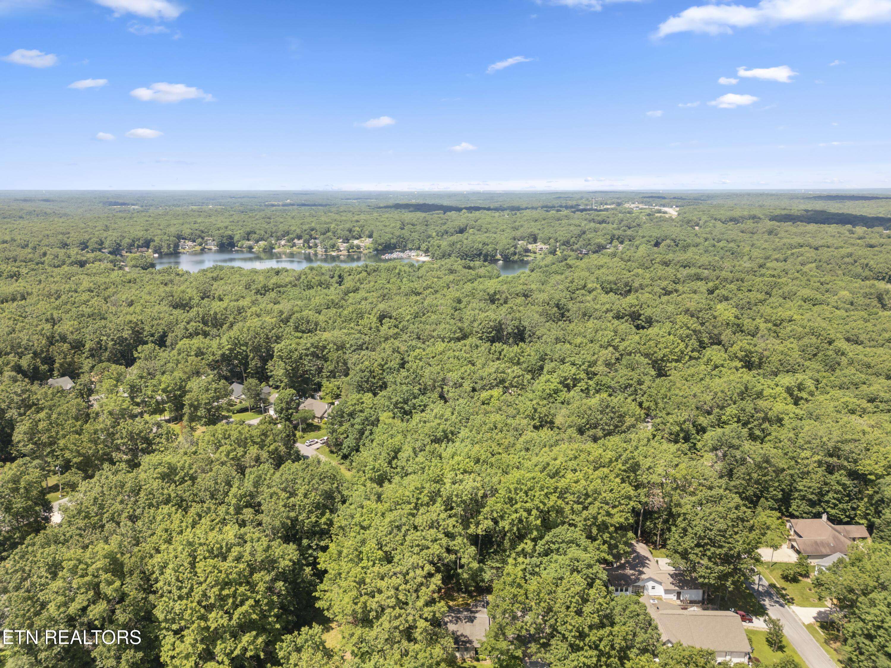 Crossville, TN 38555,122 Glenwood DR