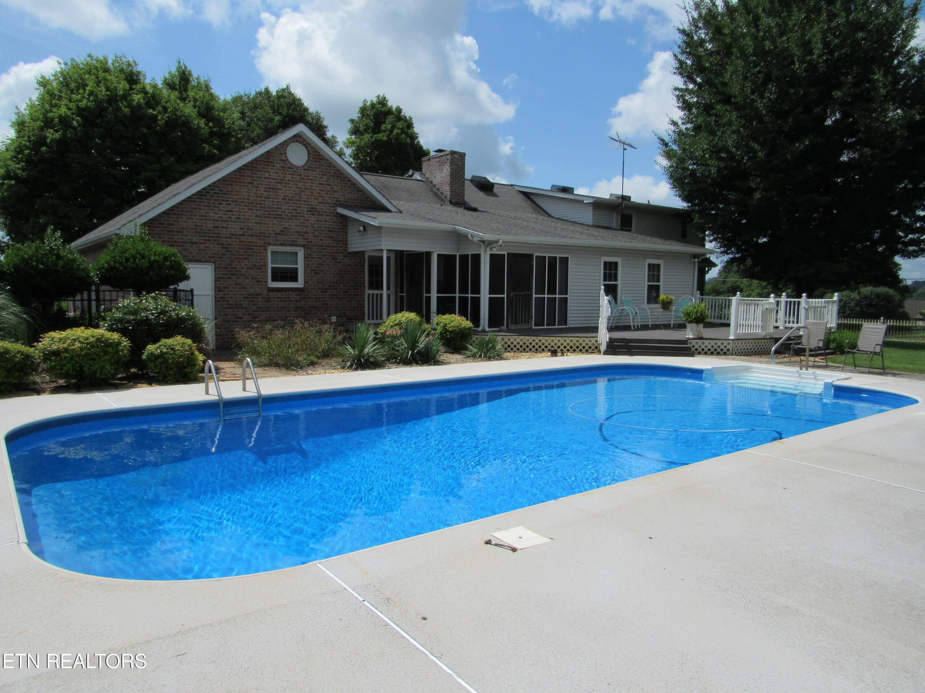 Madisonville, TN 37354,242 Kirk CIR