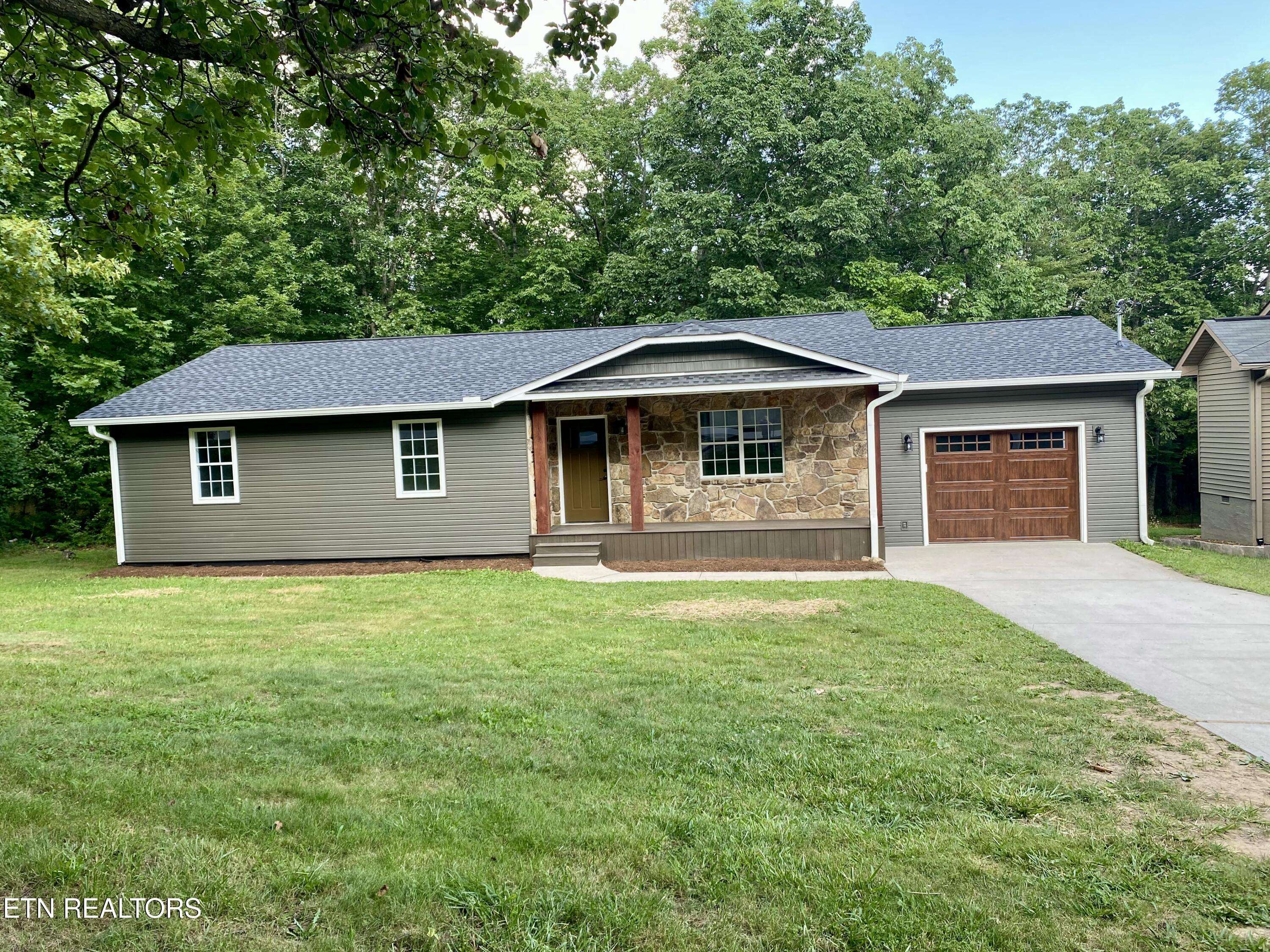 Crossville, TN 38572,506 Snead DR