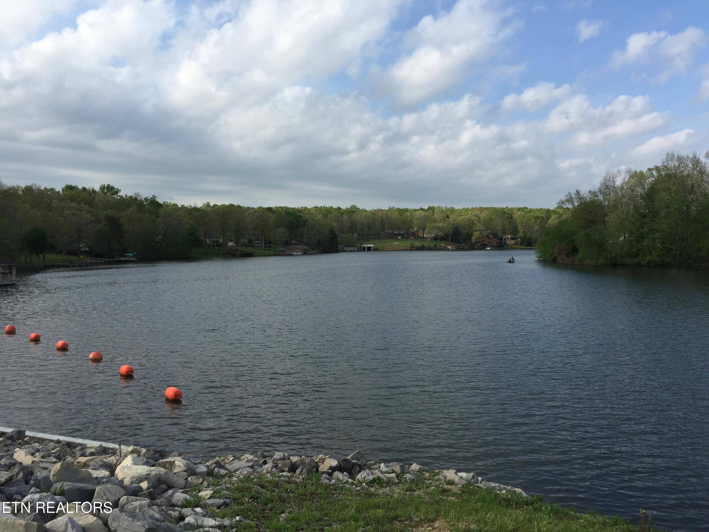 Crossville, TN 38555,Holiday DR