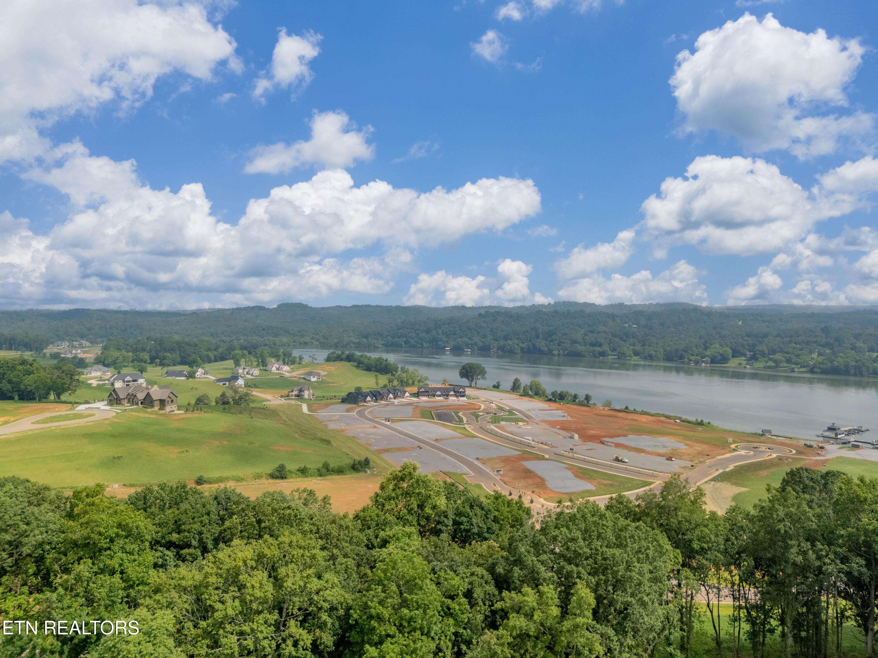 Loudon, TN 37774,5312 Old Dogwood Tr