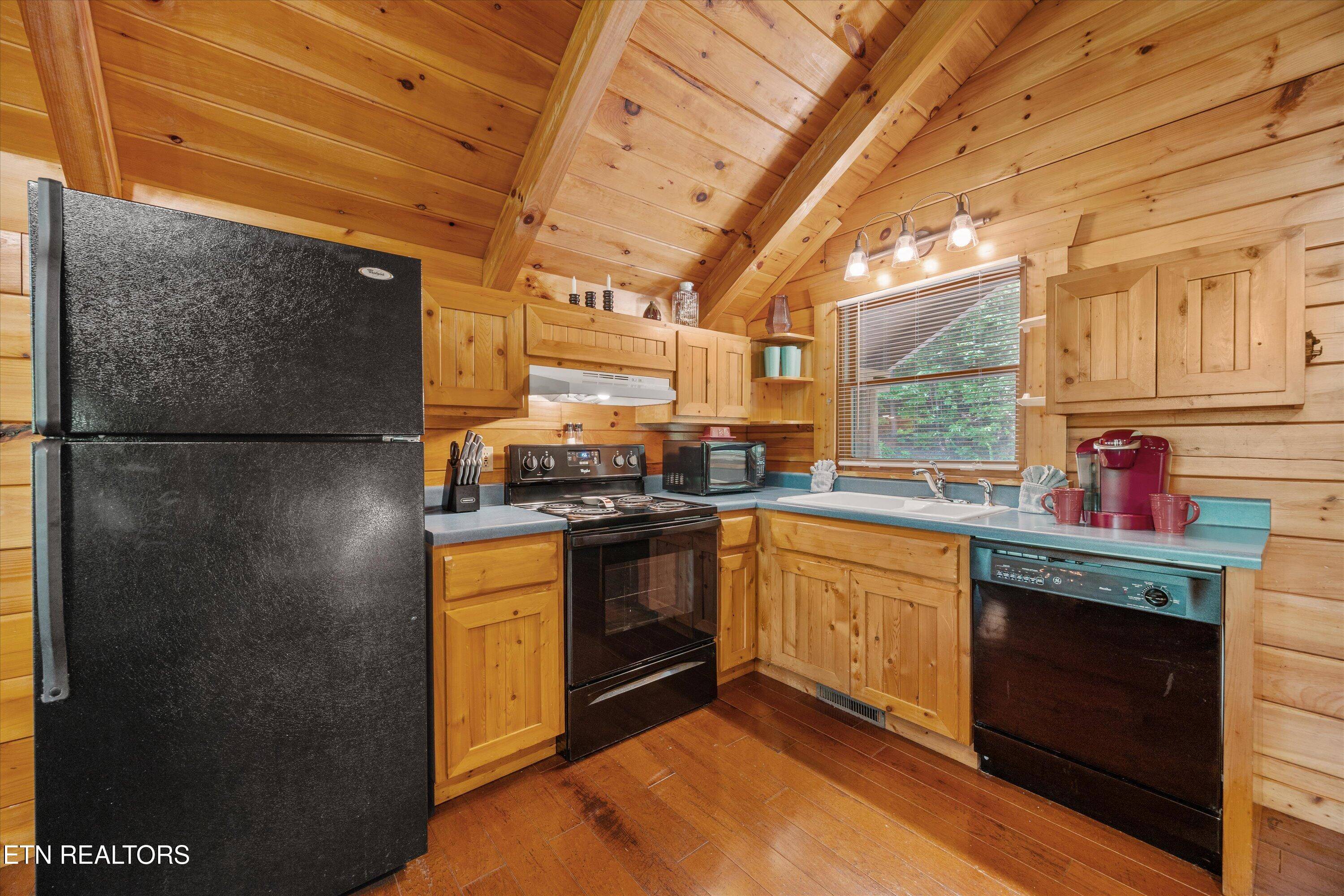 Sevierville, TN 37876,1235 Honeysuckle LN