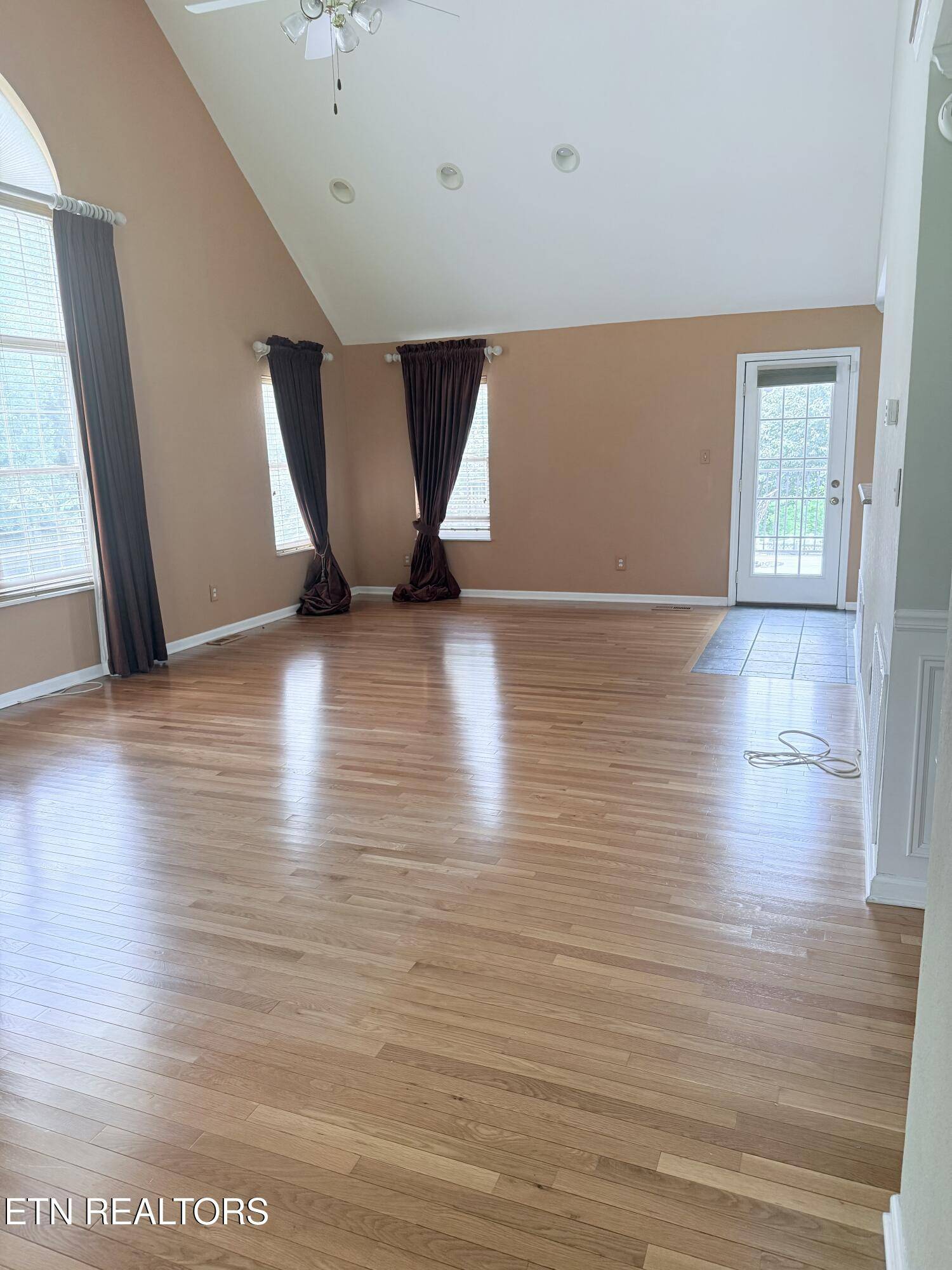 Knoxville, TN 37909,1315 Grenoble DR
