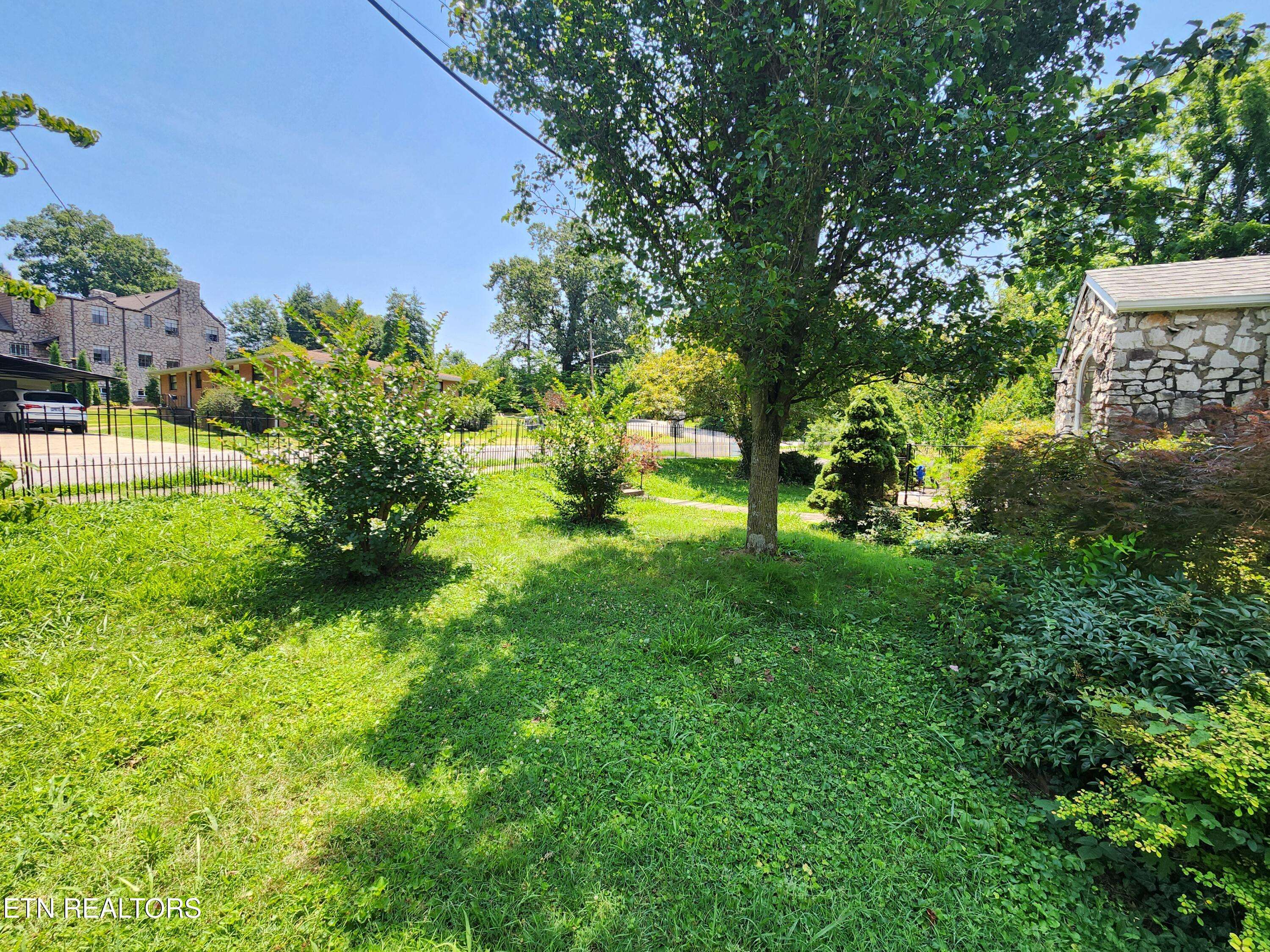 Knoxville, TN 37918,5417 Jacksboro Pike